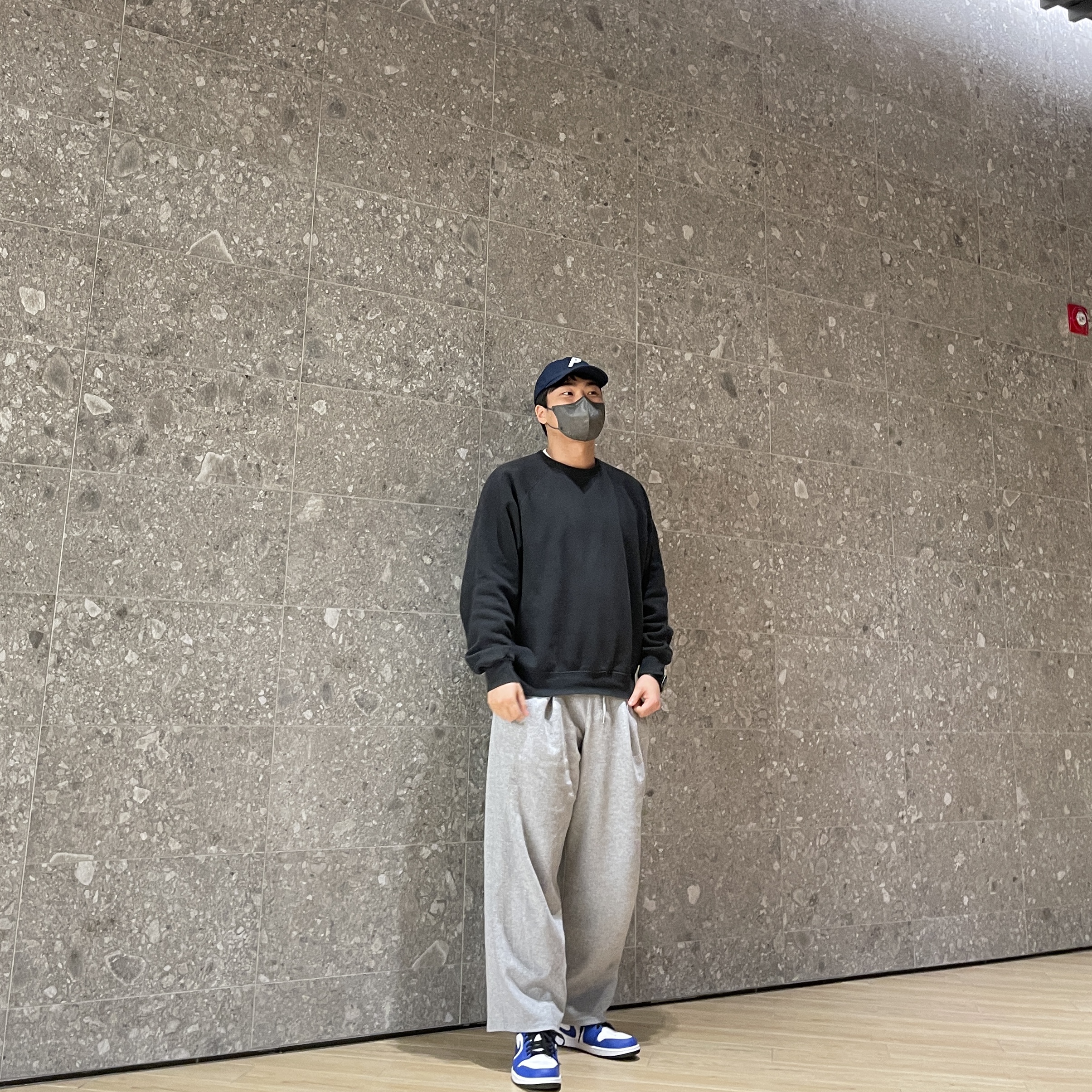 Palace P 6-Panel Navy - 21FW, Jordan 1 Low Hyper Royal 착용 스타일