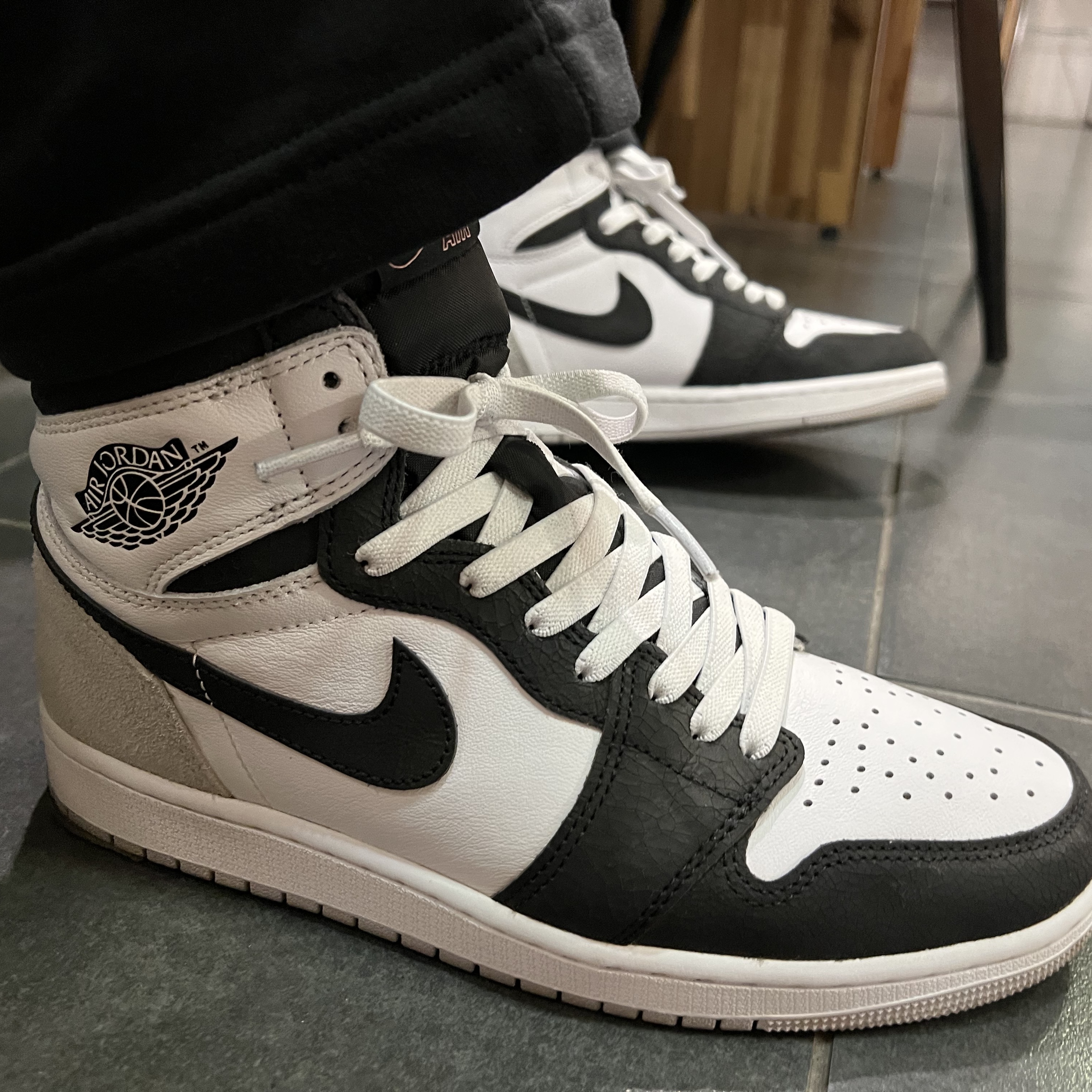 Jordan 1 Retro High OG Bleached Coral 착용 스타일 - 2
