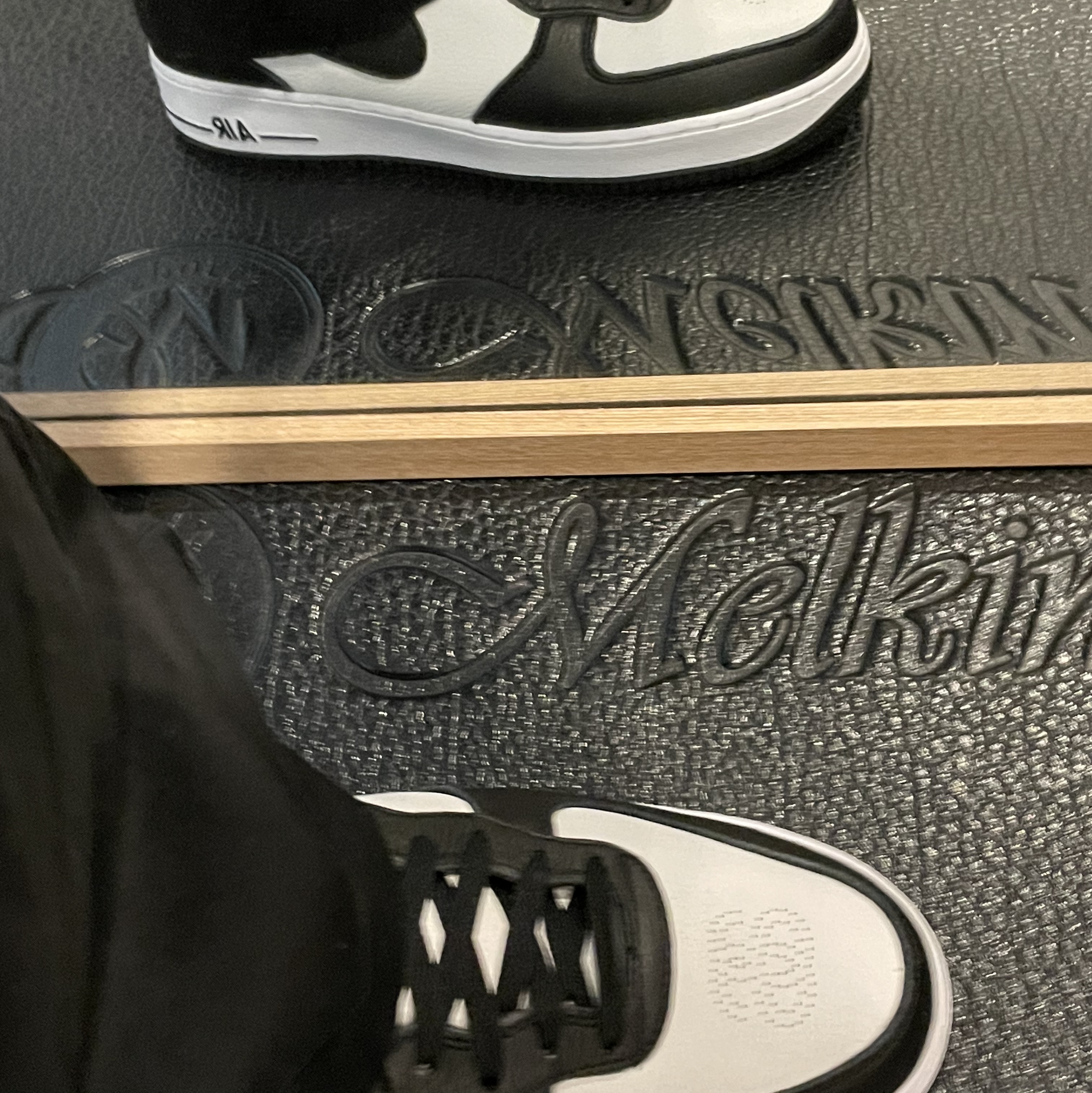 Nike x Stussy Air Force 1 '07 Mid SP Black and Light Bone, Nike x Stussy WT T-Shirt White - US/EU 착용 스타일 - 2