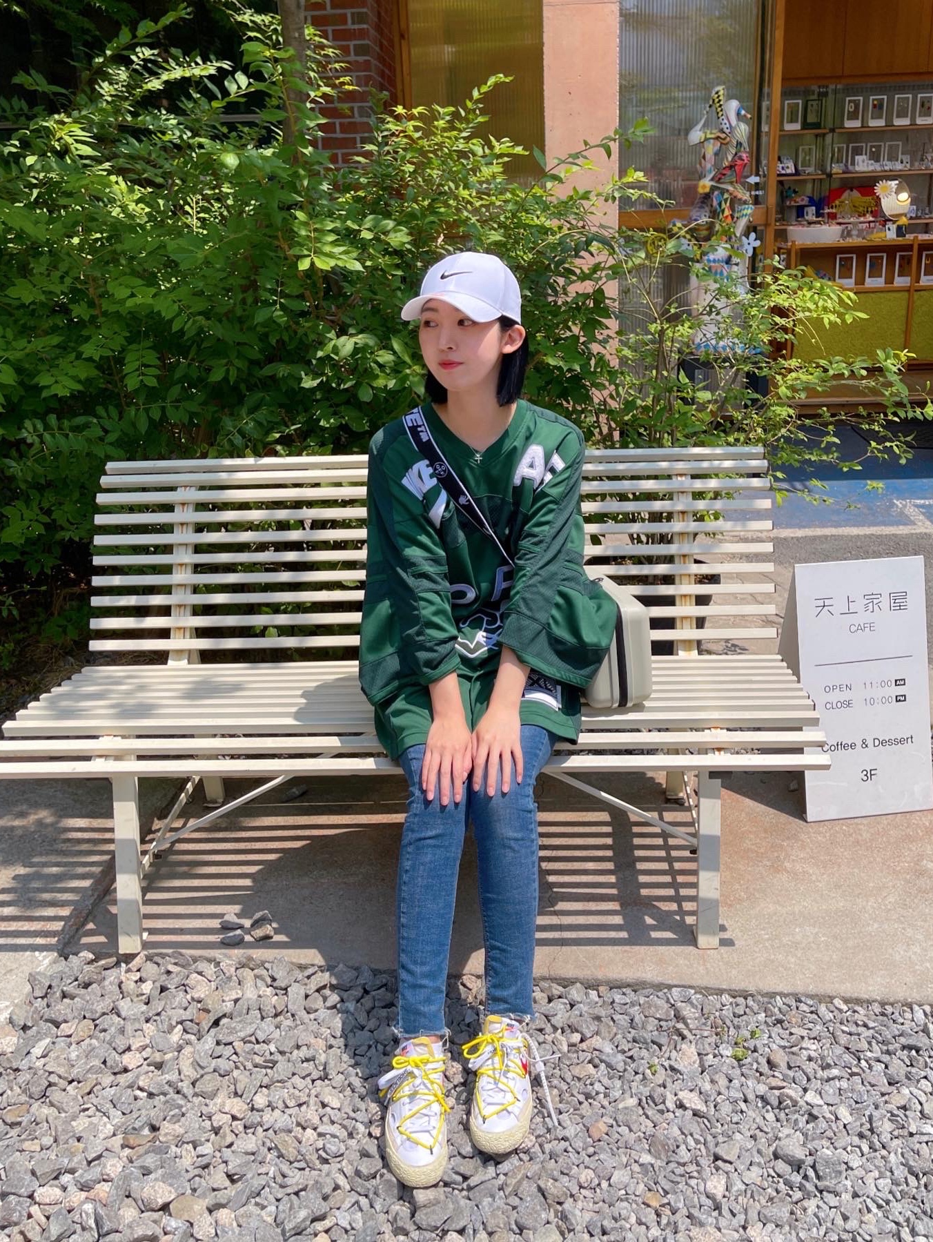 Off-White x Amore Pacific Protection Box (Without Cosmetics), Nike x Cactus Plant Flea Market S/S Jersey Green - US/EU 착용 스타일 - 1