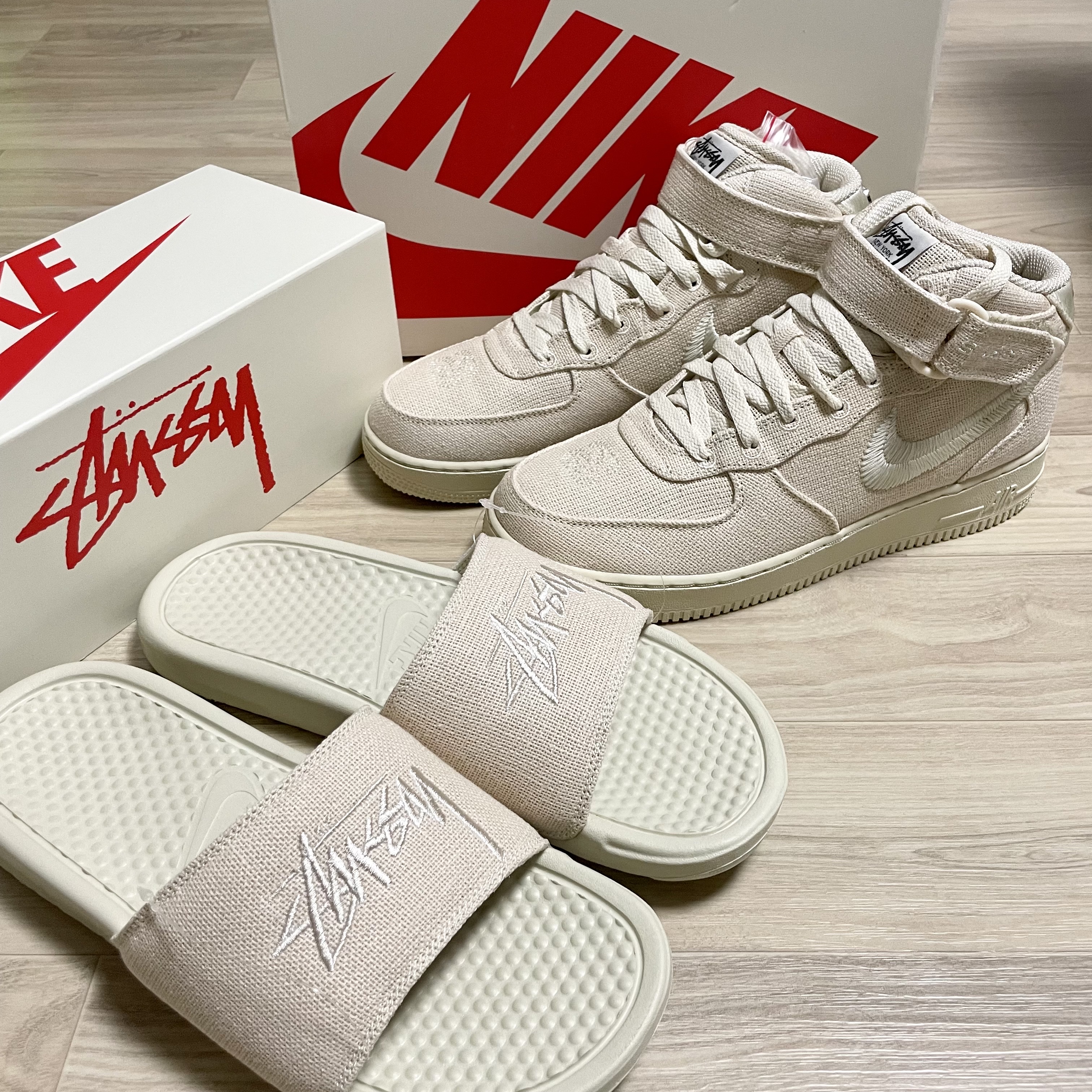 Nike x Stussy Air Force 1 '07 Mid SP Fossil, Nike x Stussy Benassi Hemp Slide Fossil Stone 착용 스타일