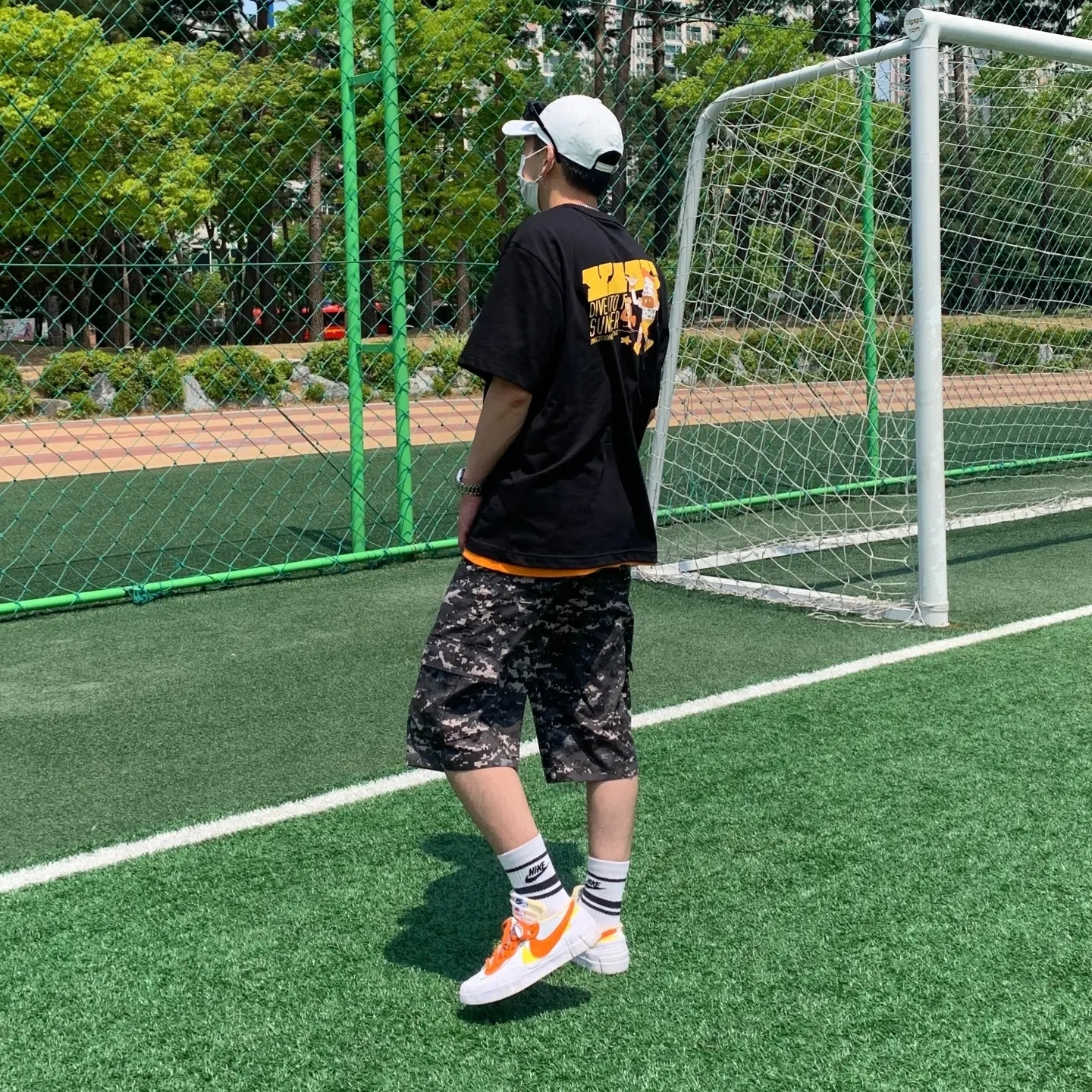 Nike x Sacai Blazer Low Magma Orange 착용 스타일 - 1