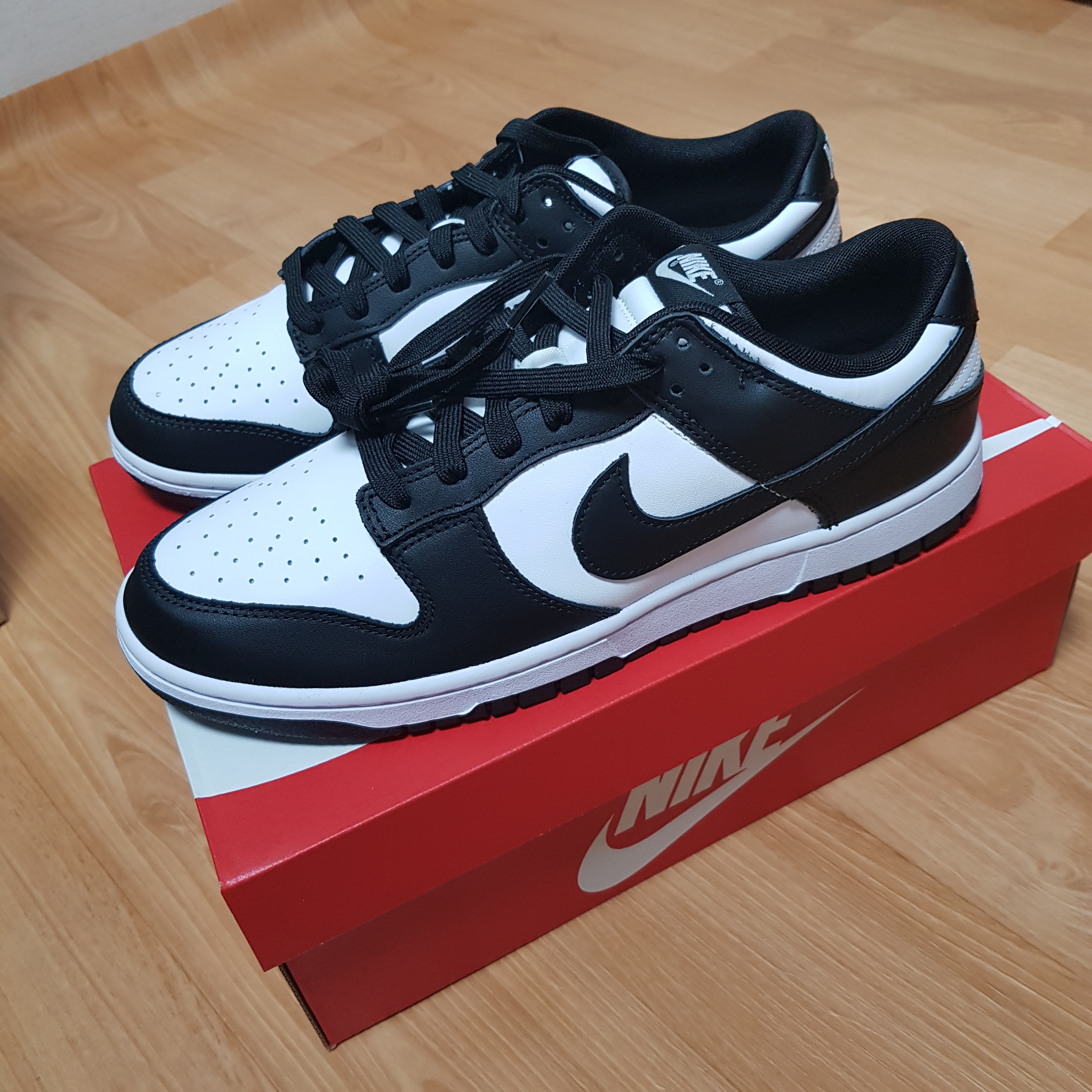 Nike Dunk Low Retro Black 착용 스타일 - 1