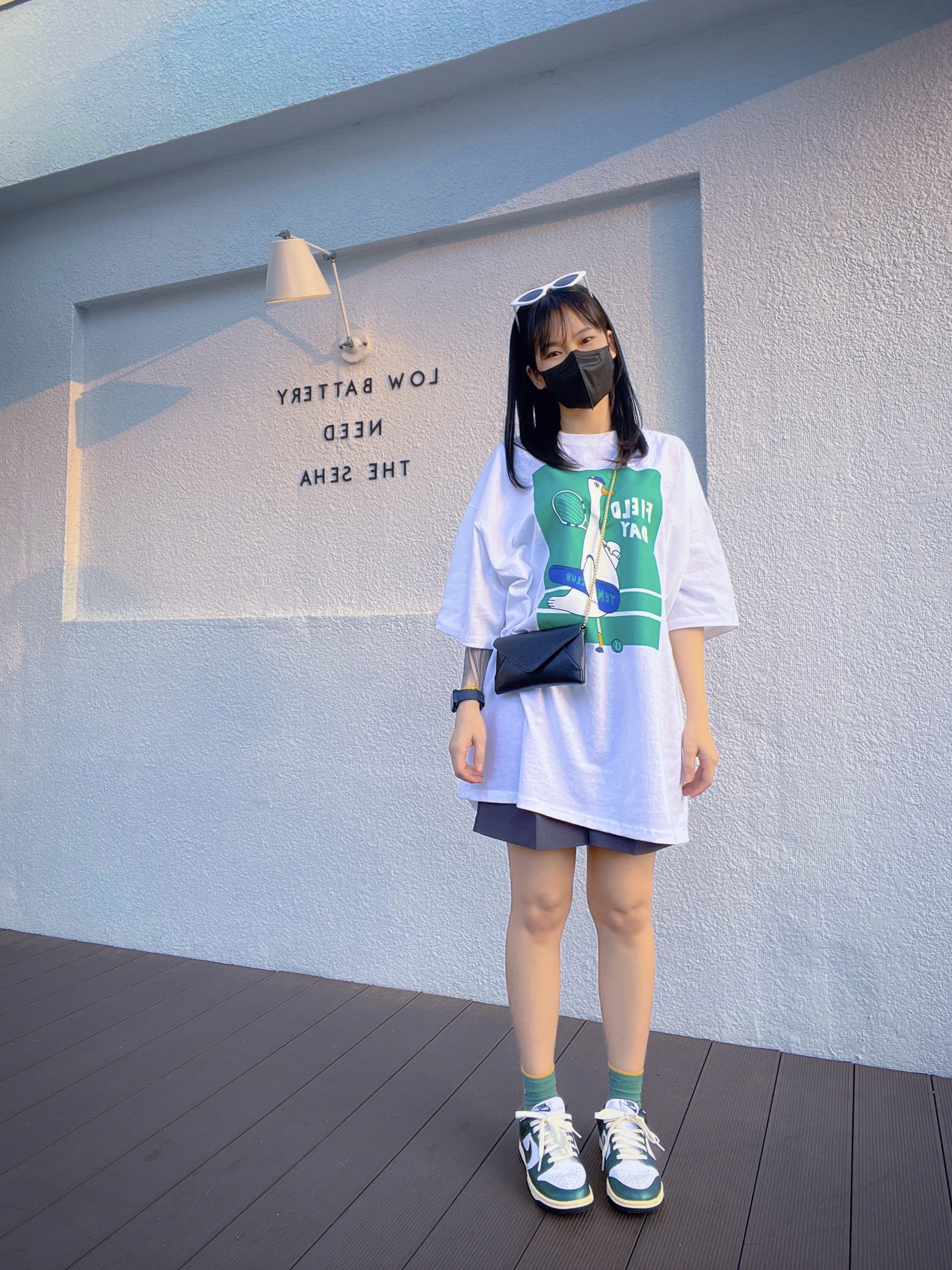 (W) Nike Dunk Low Vintage Green 착용 스타일 - 1