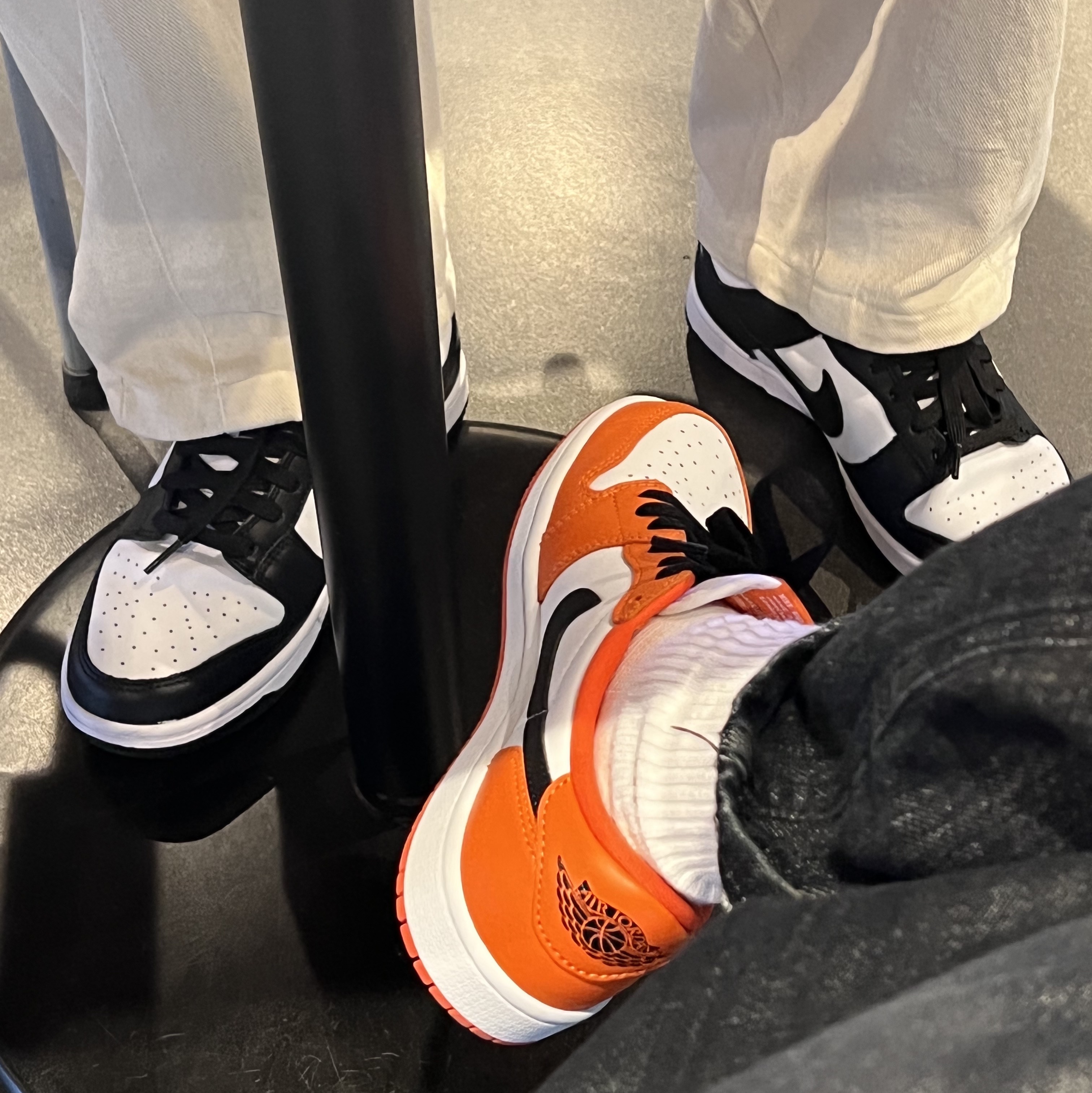 (W) Jordan 1 Low OG Starfish, Nike Dunk Low Retro Black 착용 스타일