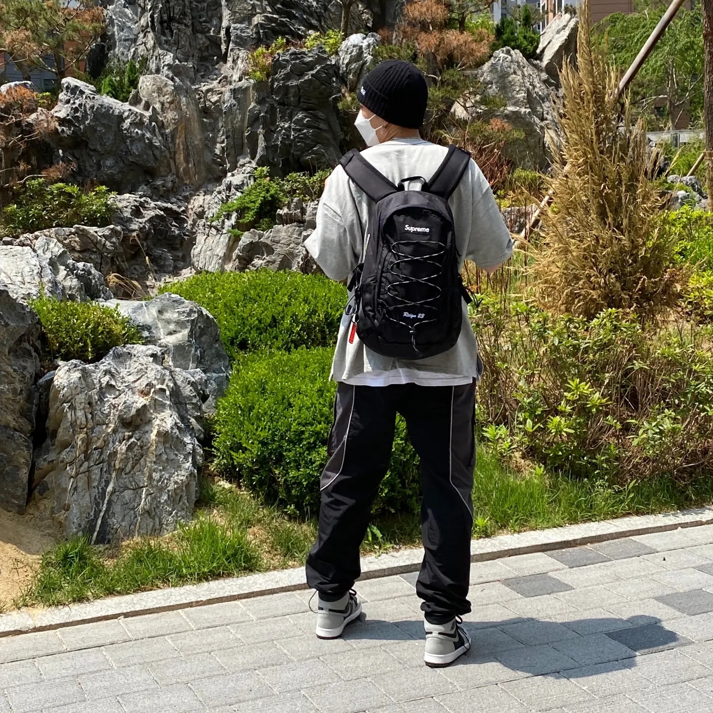 Supreme Backpack Black - 22SS, Jordan 1 Retro High OG Shadow 2.0 착용 스타일 - 1