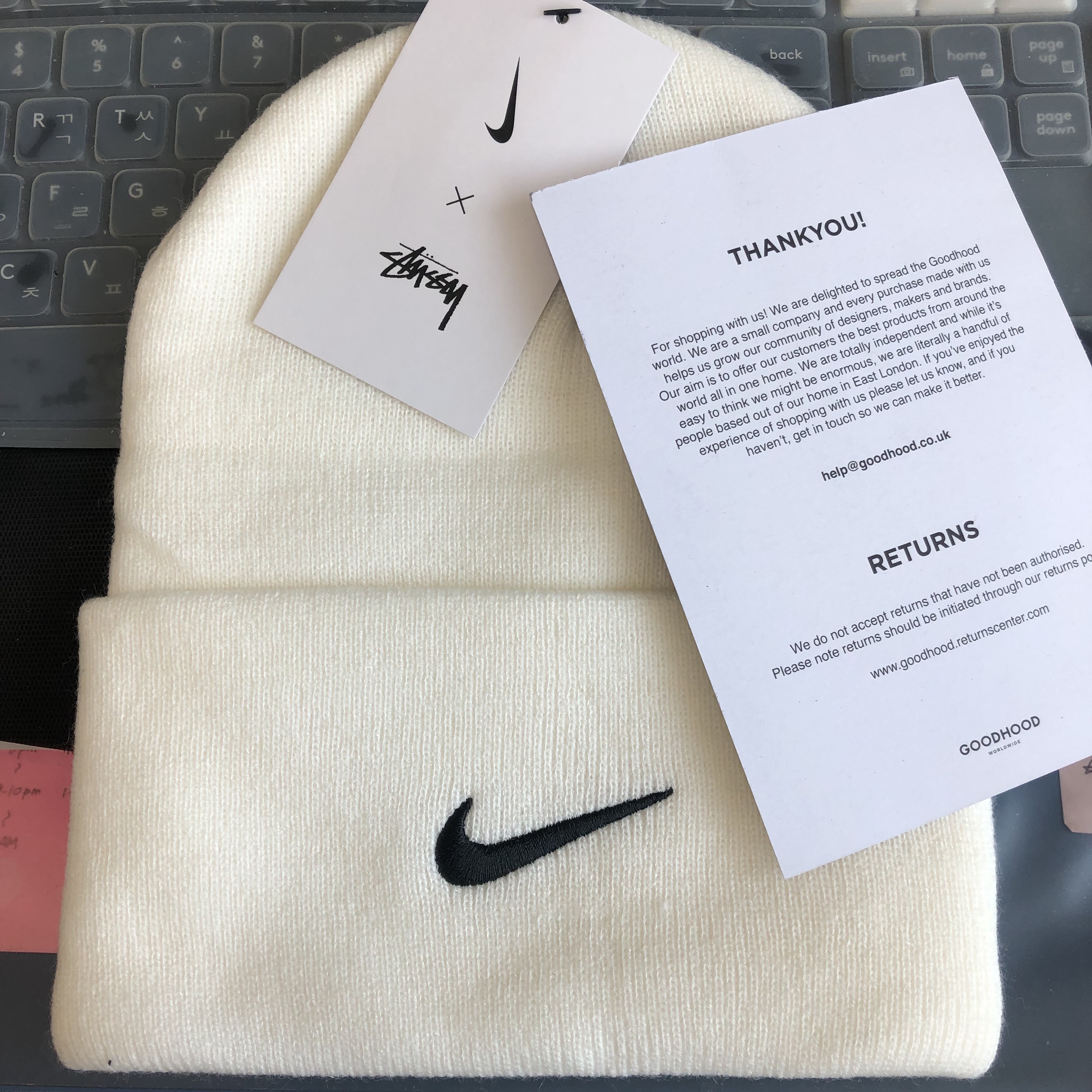 Nike x Stussy NRG Cuffed Beanie Summit White 착용 스타일