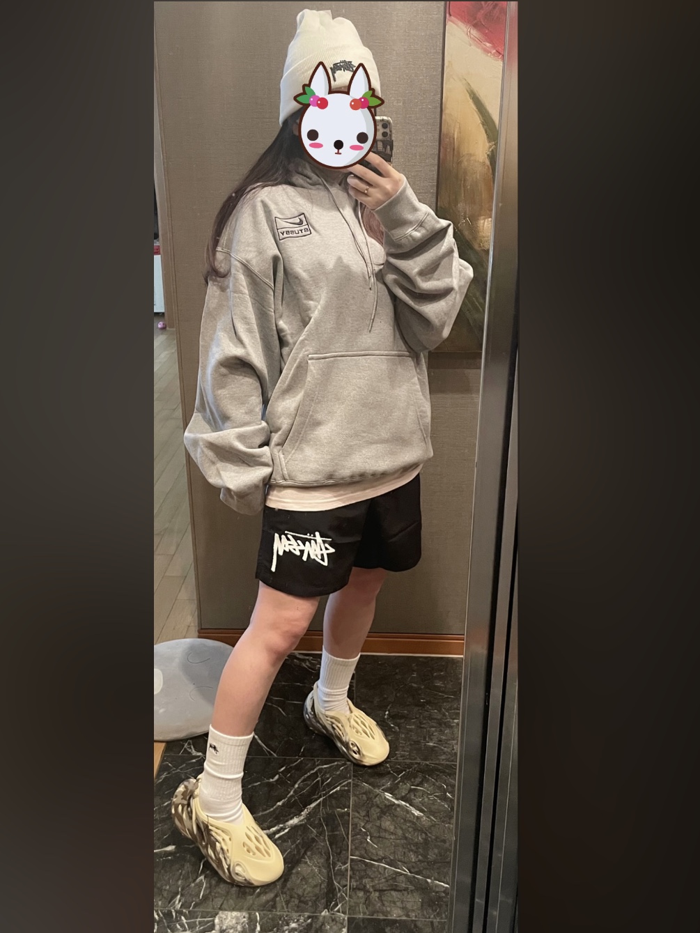 Nike x Stussy NRG RA Pullover Hoodie Dark Grey Heather (DJ9488-063), Stussy Small Stock Crew Socks White (3 Pack) 착용 스타일 - 1