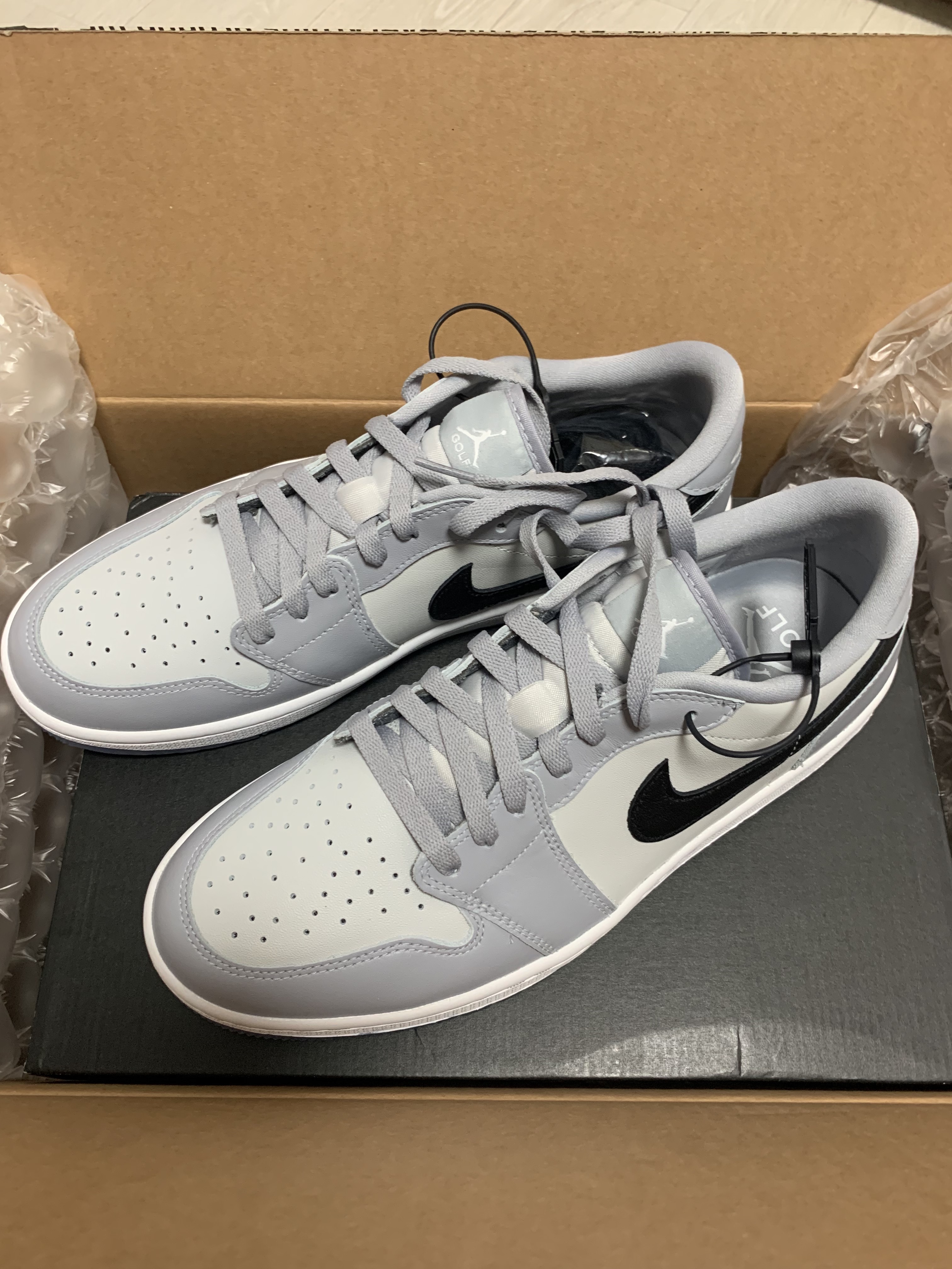 Jordan 1 Low Golf Wolf Grey 착용 스타일 - 2