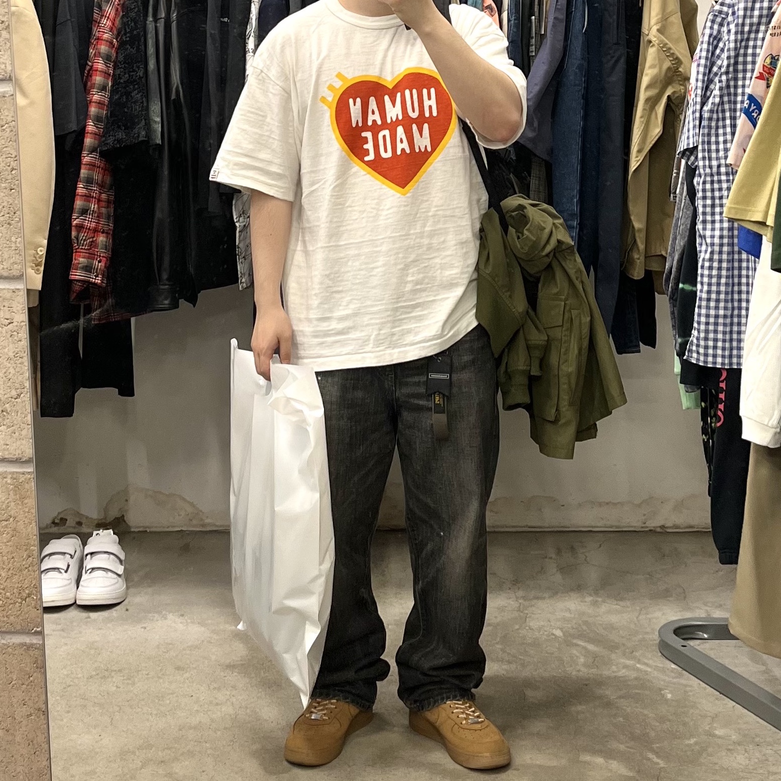 Human Made #2301 T-Shirt White, Nike x Supreme Air Force 1 Low Flax 착용 스타일