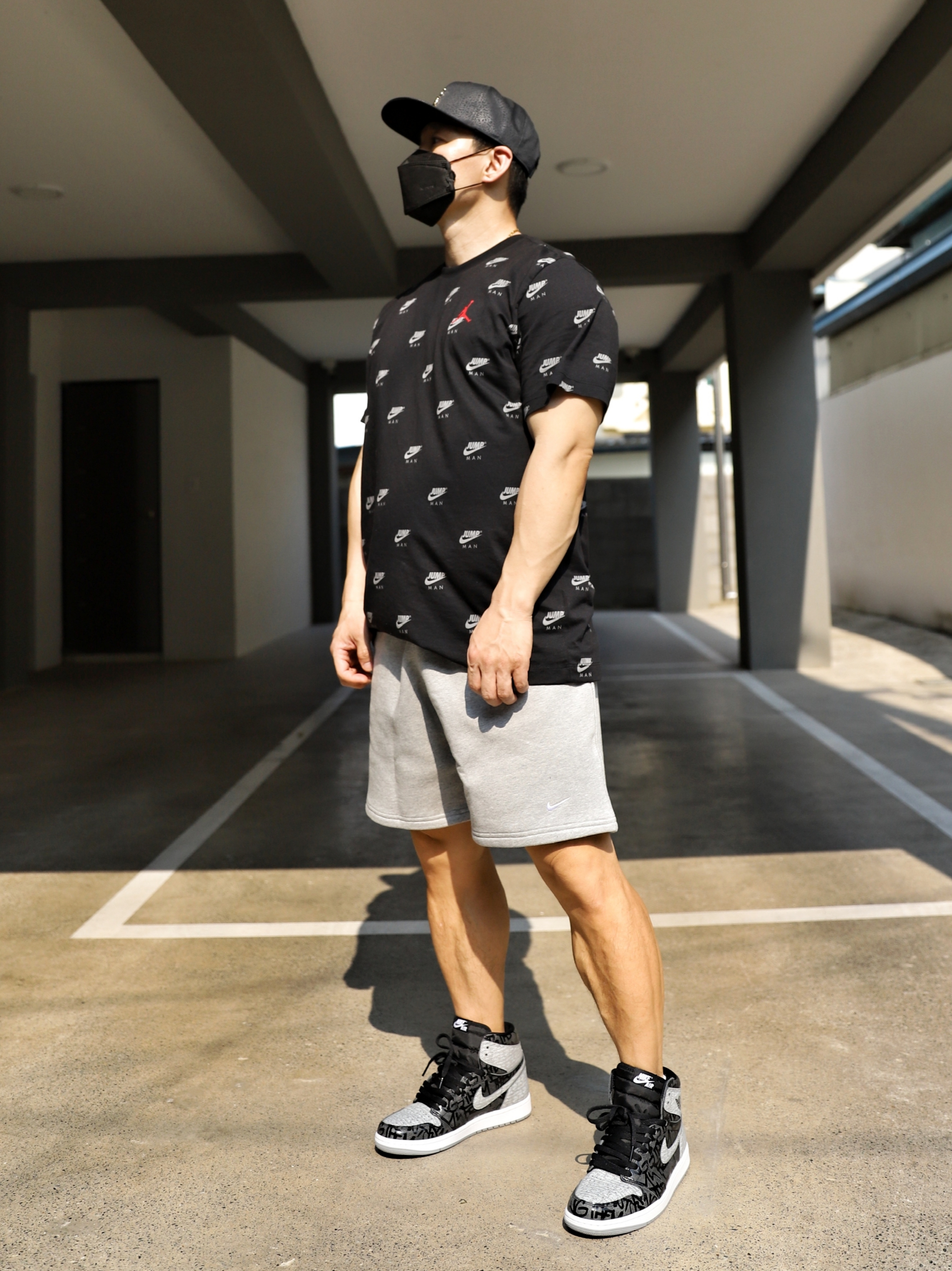Jordan 1 Retro High OG Rebellionaire, Nike NRG Solo Swoosh Fleece Shorts Dark Grey Heather - Asia 착용 스타일 - 1