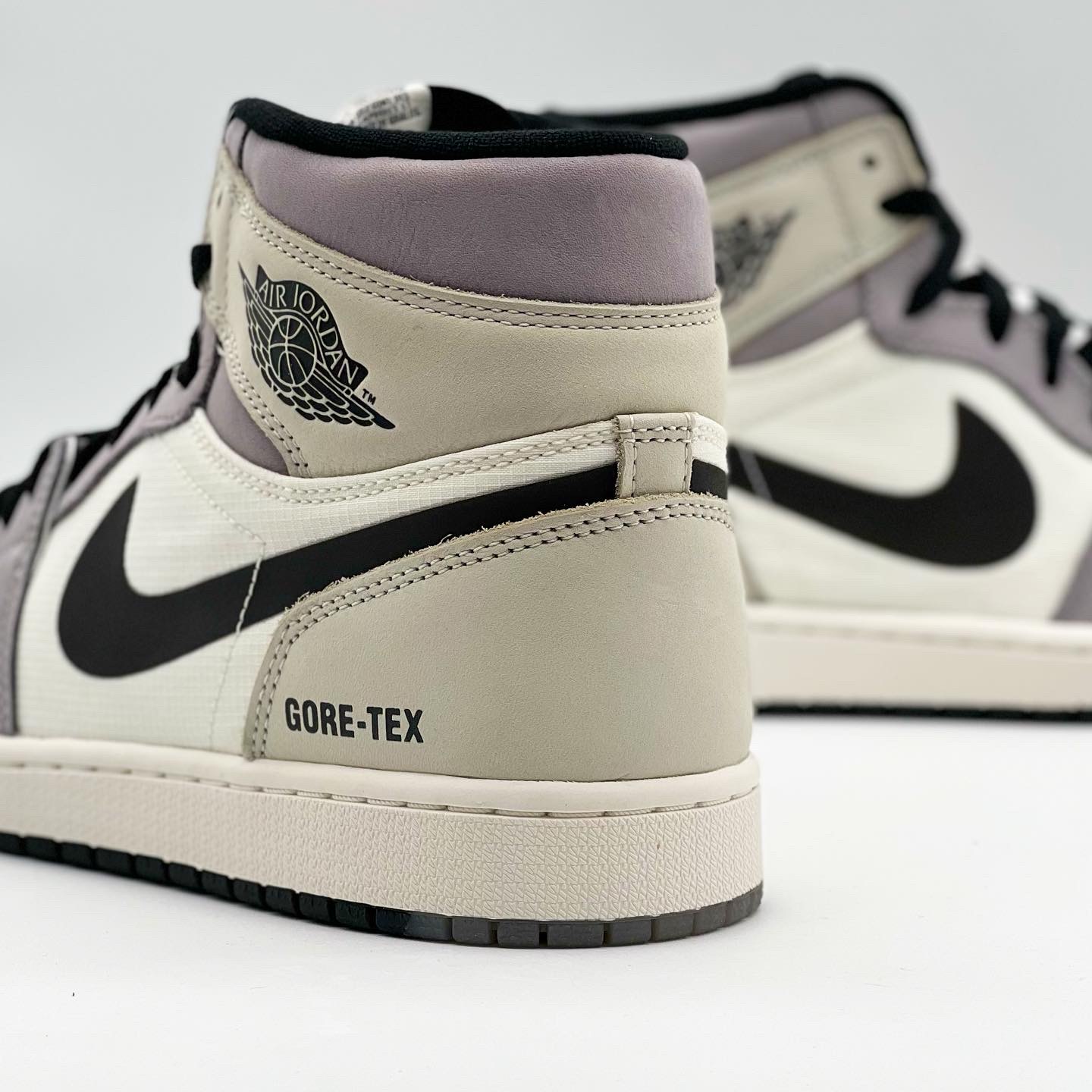 Jordan 1 Element Gore-Tex Sail 착용 스타일 - 3