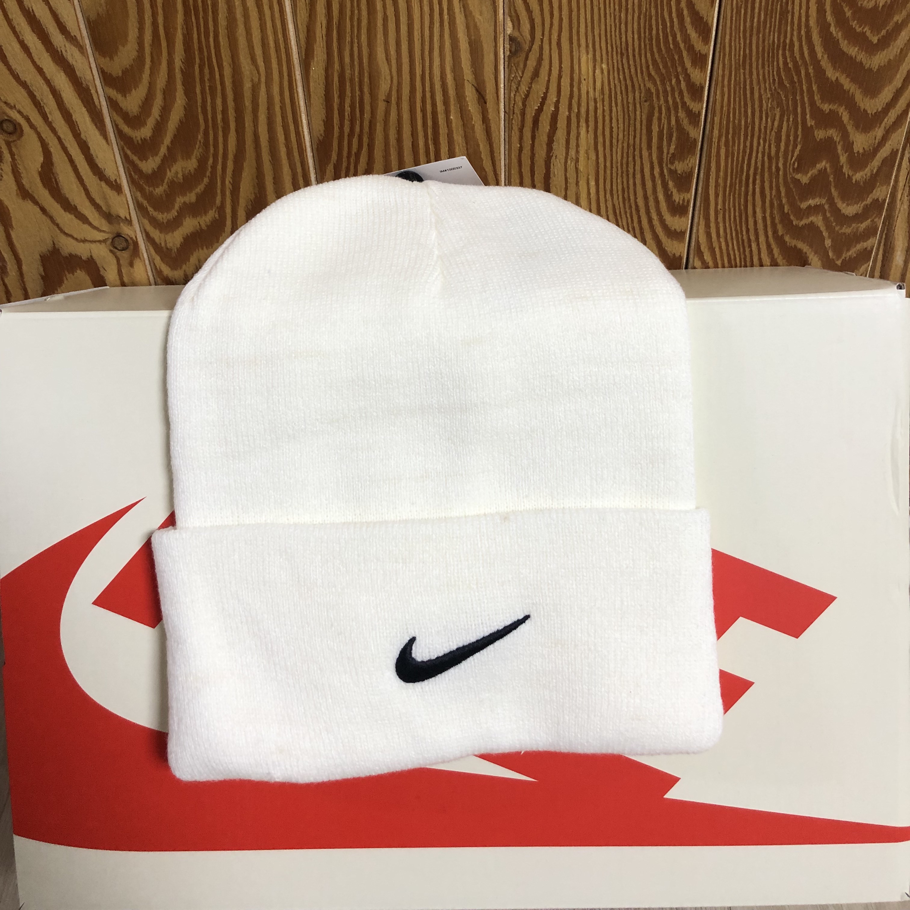 Nike x Stussy NRG Cuffed Beanie Summit White 착용 스타일 - 1