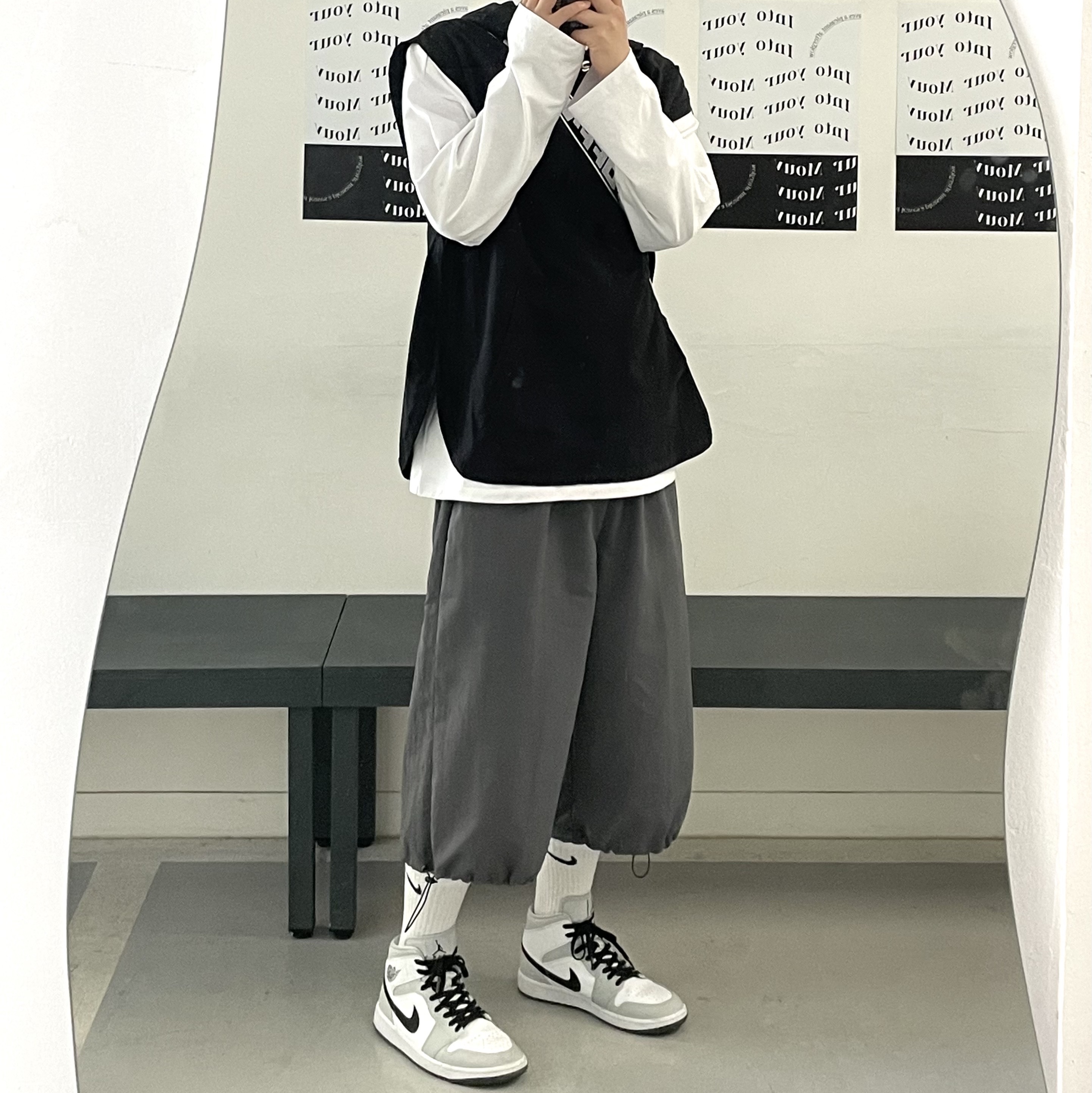(W) Jordan 1 Mid Grey Fog, Off-White x Amore Pacific Protection Box (Without Cosmetics) 착용 스타일 - 1
