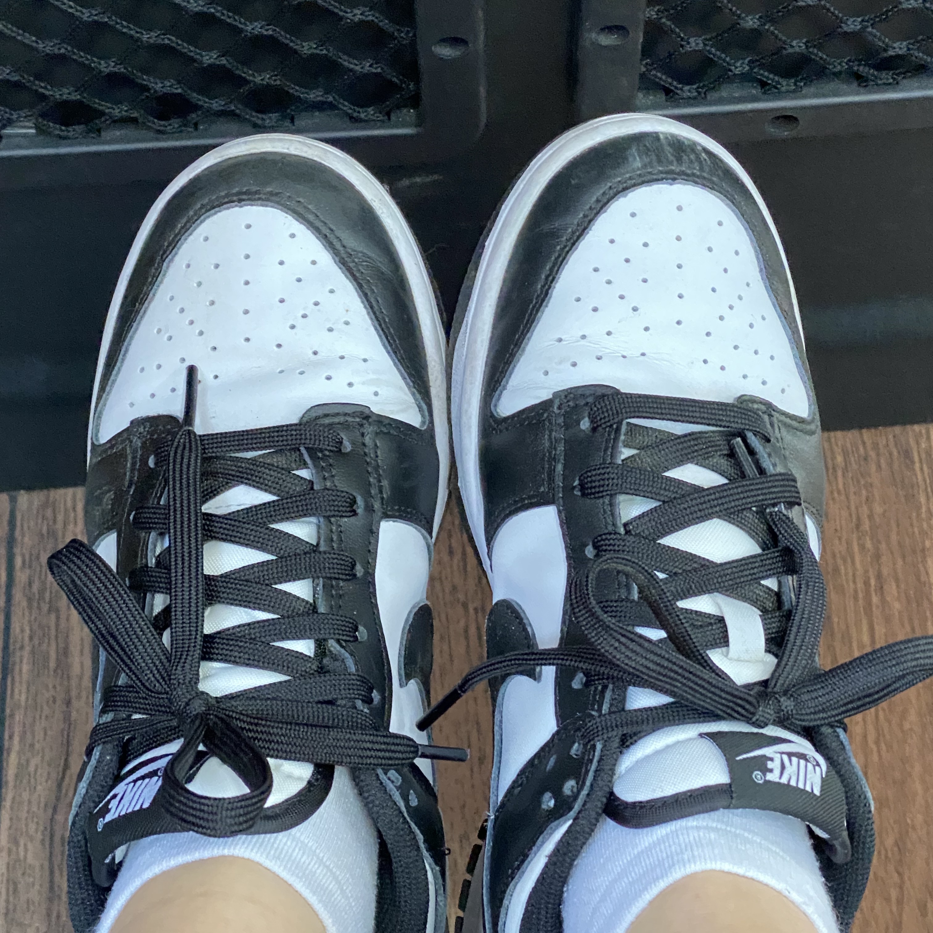 (W) Nike Dunk Low Black 착용 스타일 - 1