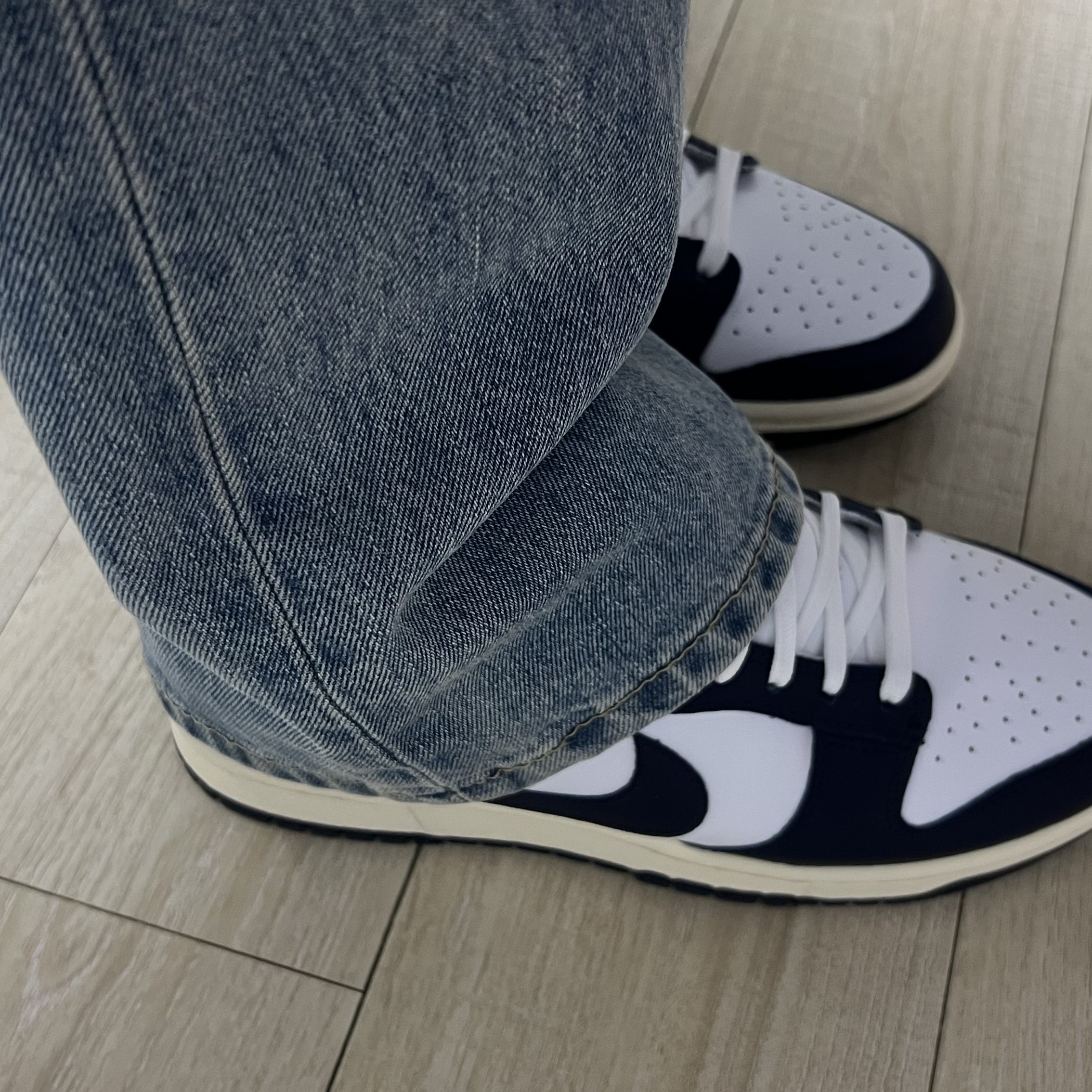 (W) Nike Dunk Low Vintage Midnight Navy 착용 스타일 - 2