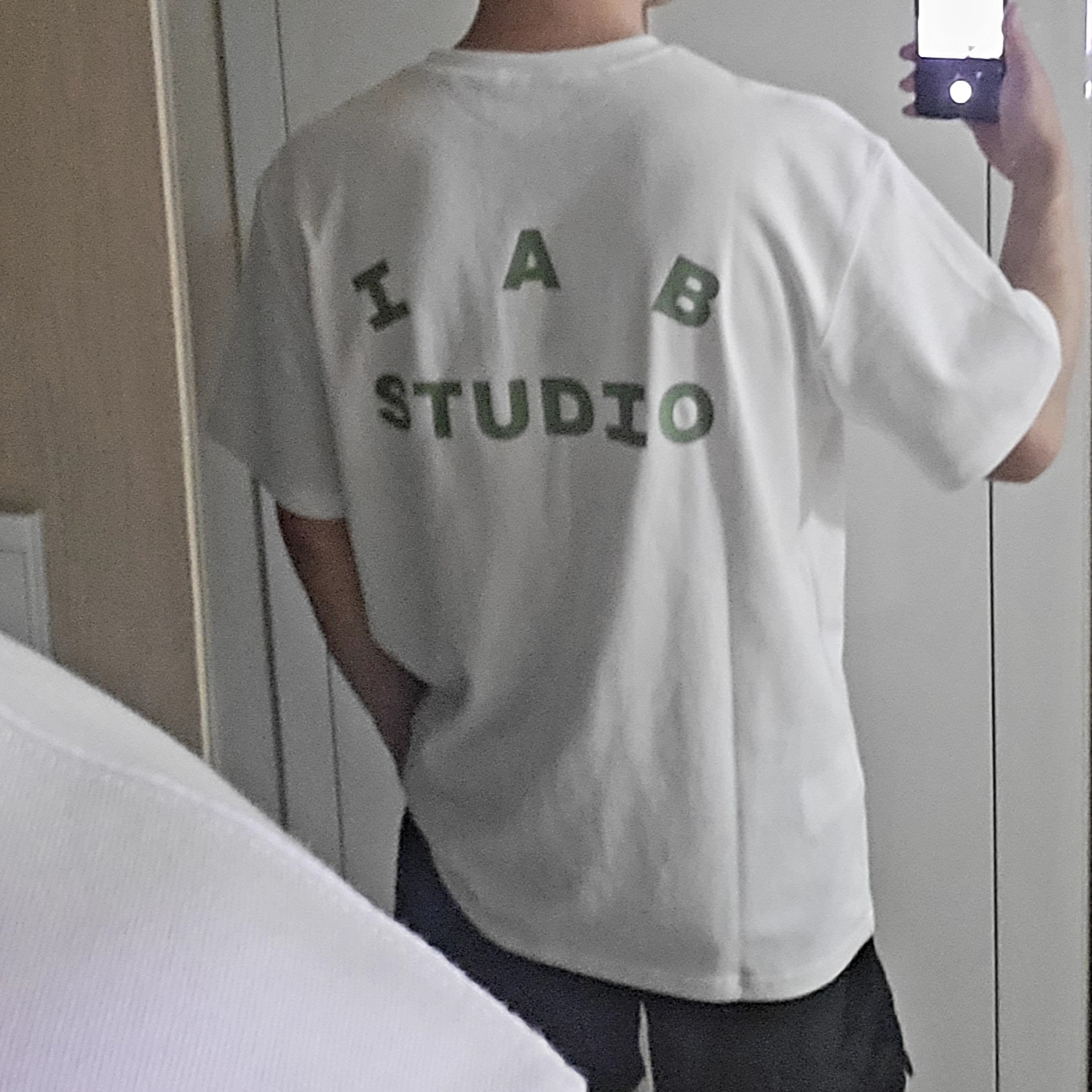 IAB Studio T-Shirt White Light Green, Stussy Stock Water Shorts Black 착용 스타일 - 2