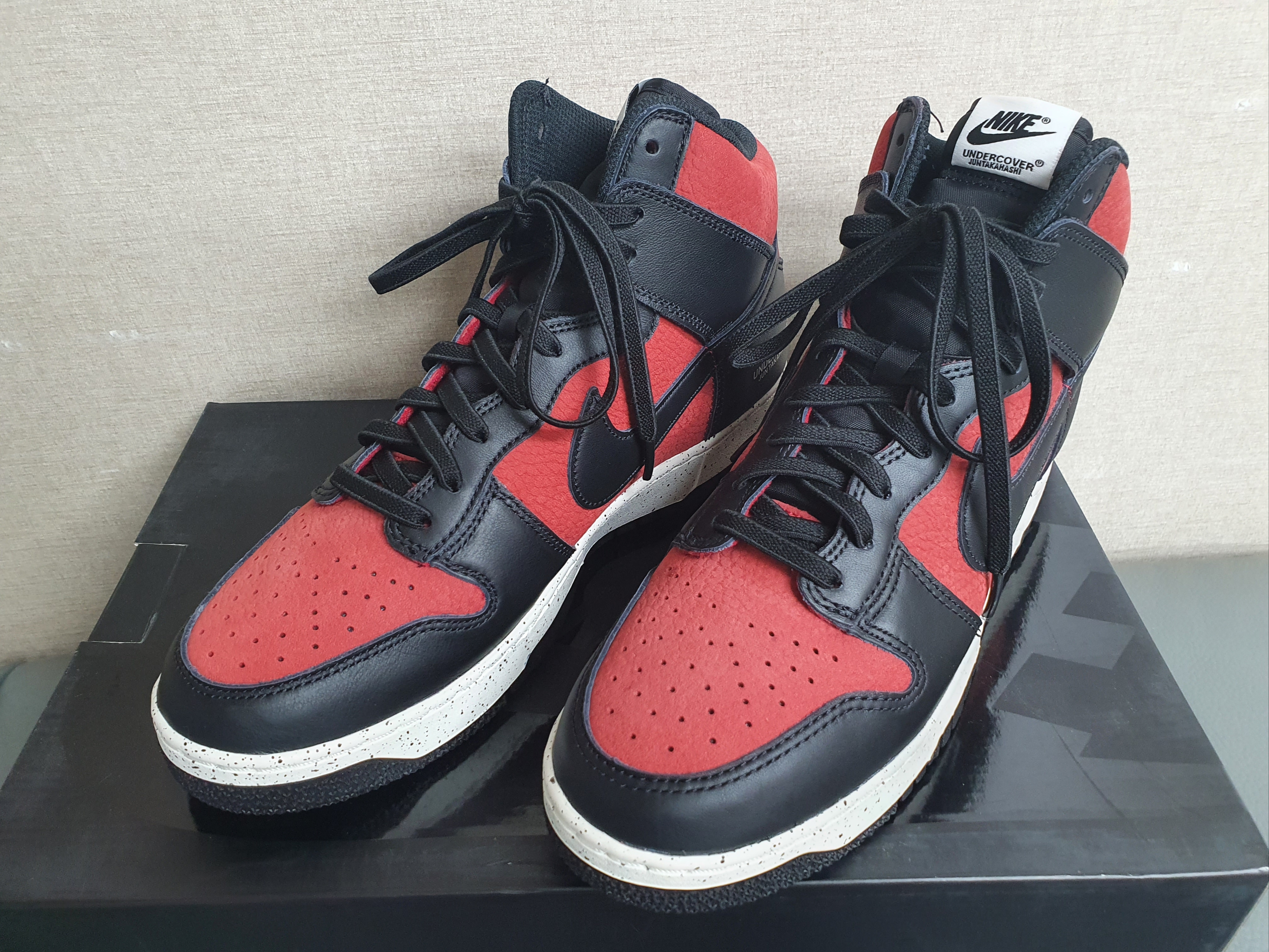 Nike x Undercover Dunk High 1985 Gym Red 착용 스타일 - 2