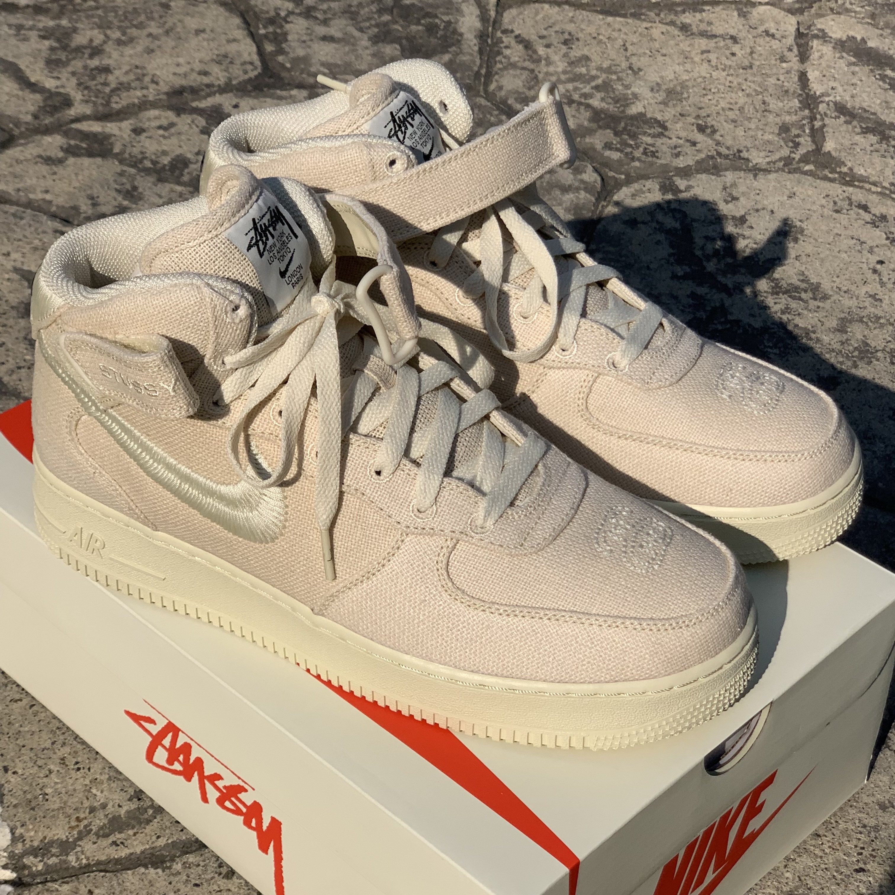 Nike x Stussy Air Force 1 '07 Mid SP Fossil 착용 스타일 - 4