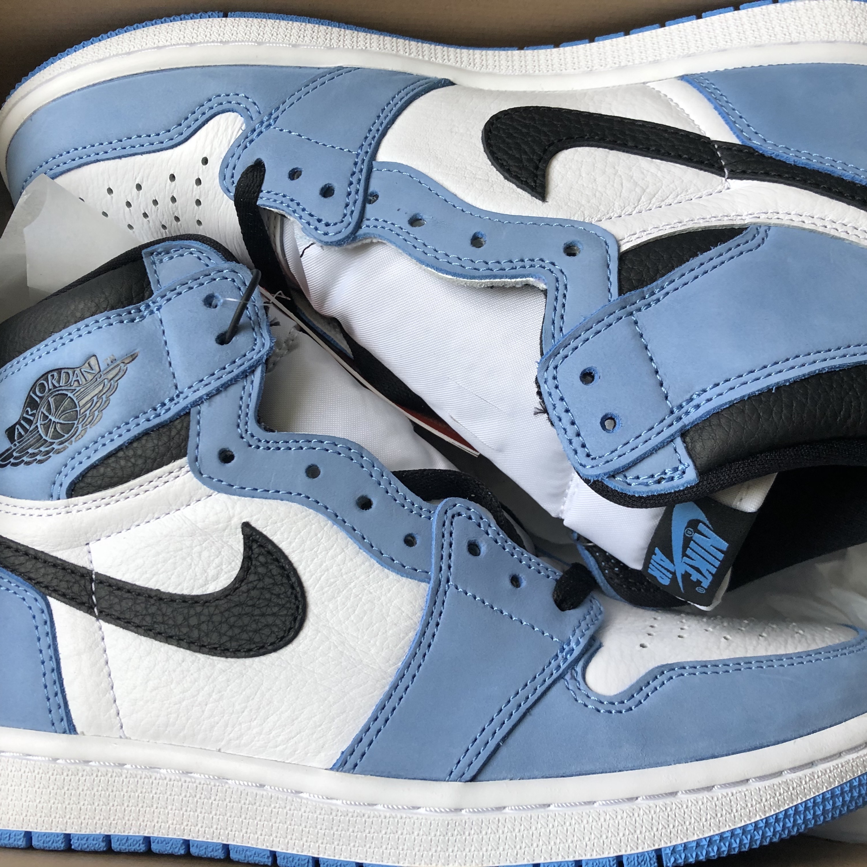 Jordan 1 Retro High OG University Blue 착용 스타일