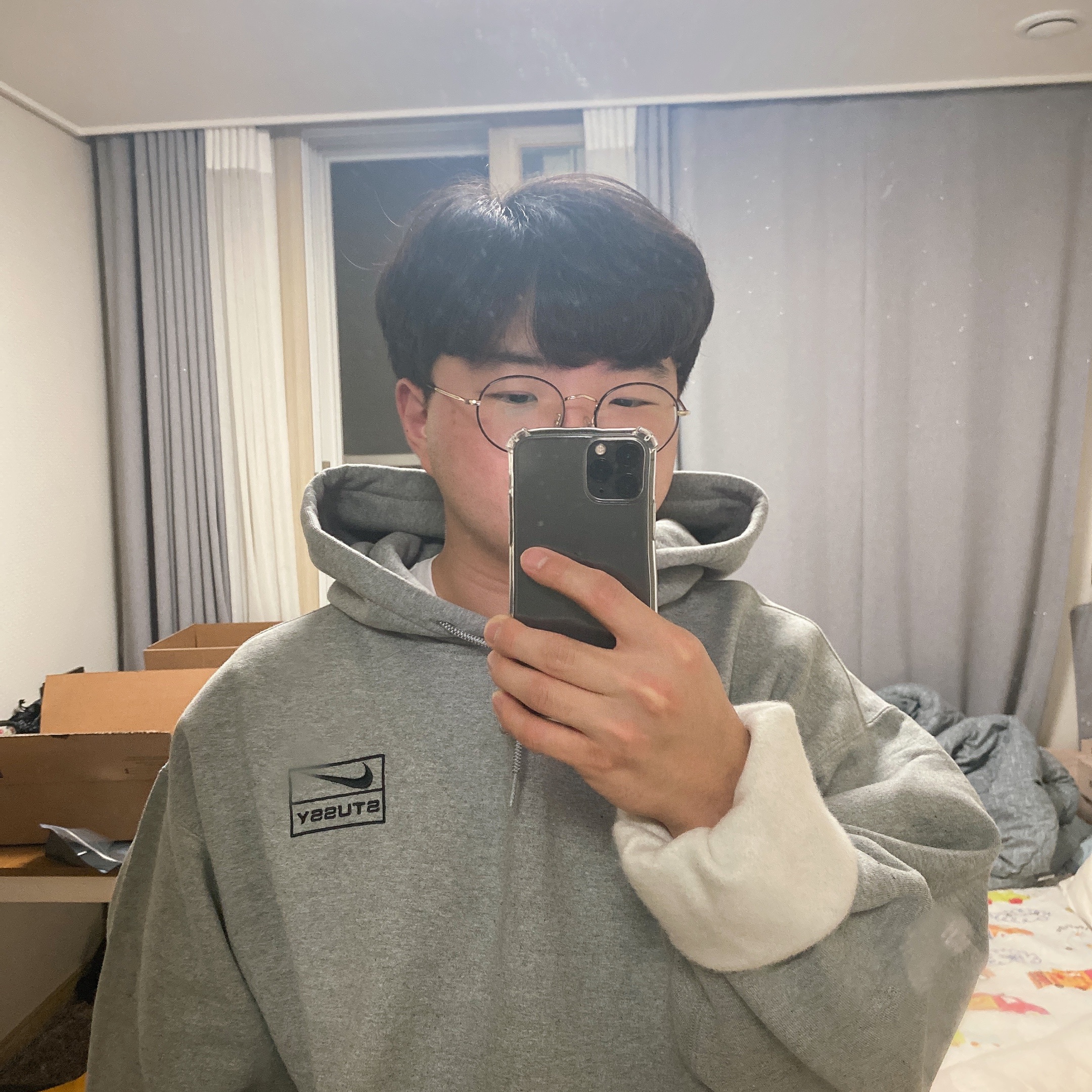Nike x Stussy NRG RA Washed Pullover Hoodie Black (DN4028-010), Nike x Stussy NRG RA Pullover Hoodie Dark Grey Heather (DJ9488-063) 착용 스타일 - 2