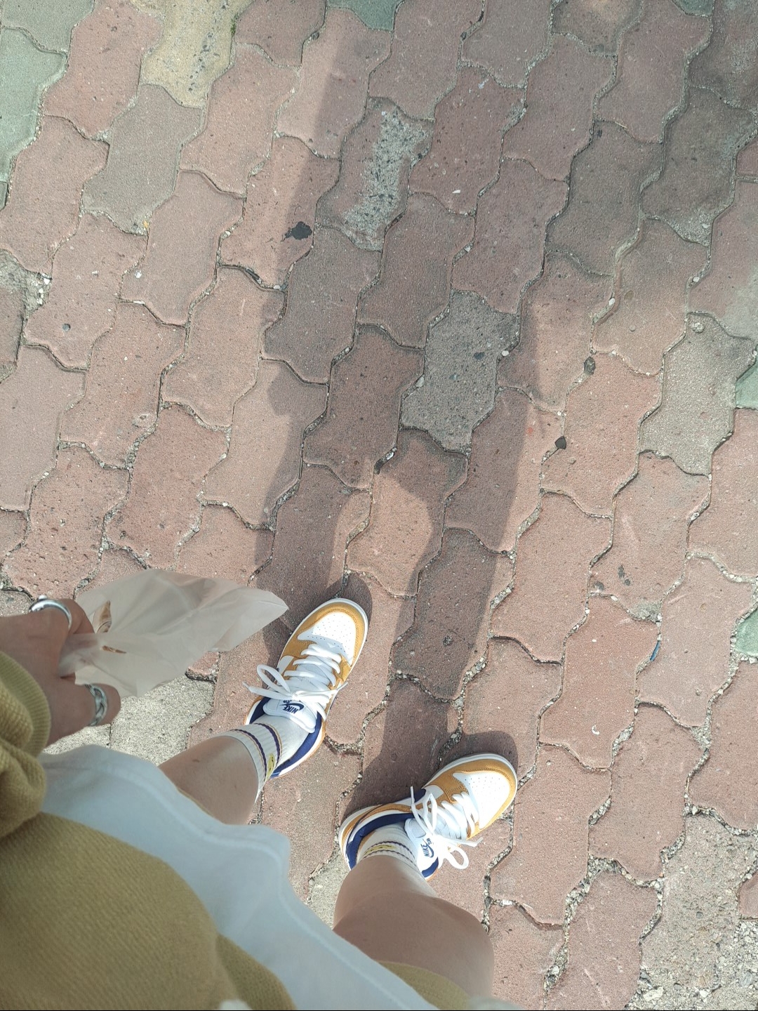 Nike SB Dunk Low Laser Orange 착용 스타일