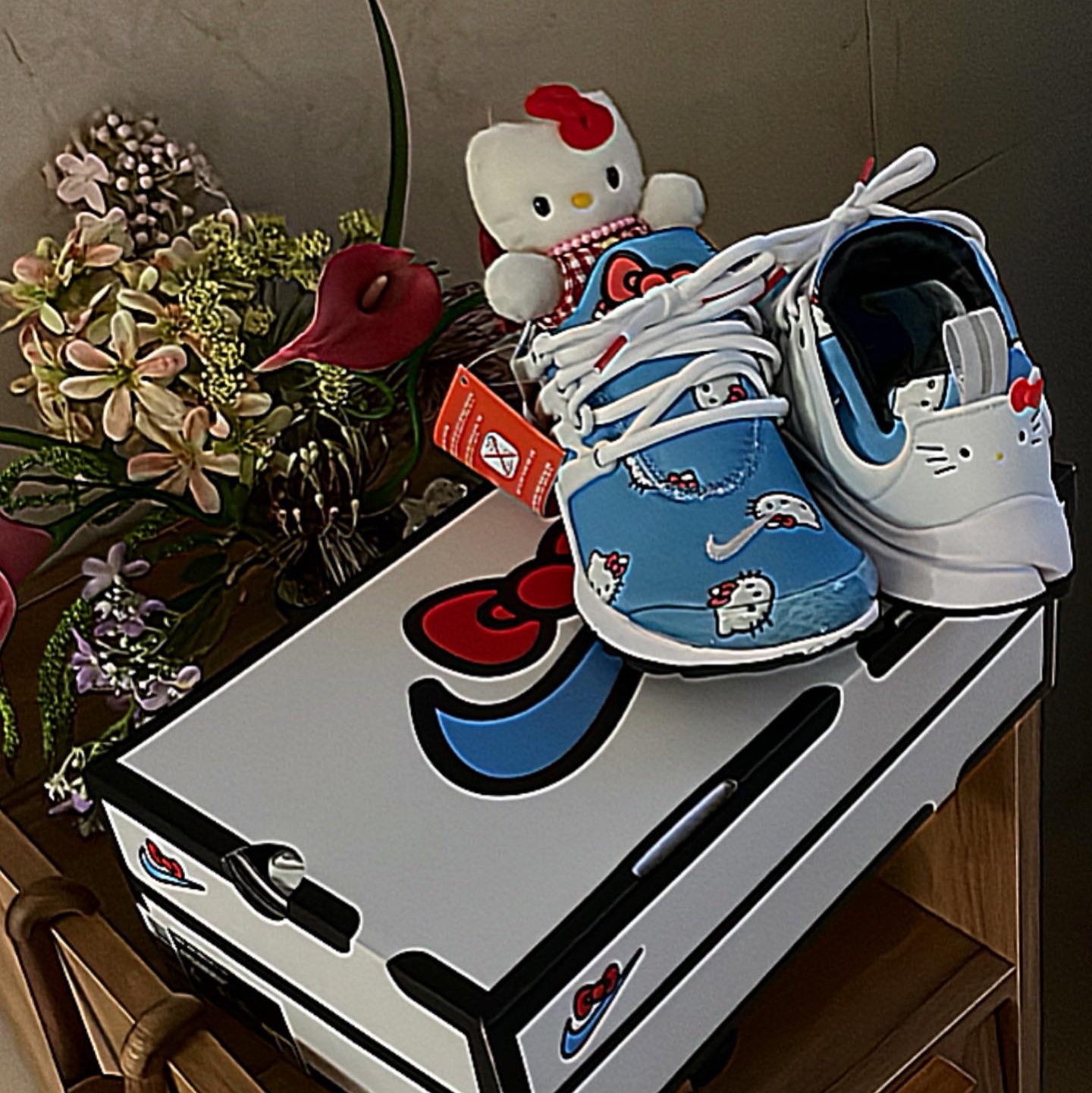 Nike x Hello Kitty Air Presto University Blue 착용 스타일 - 1