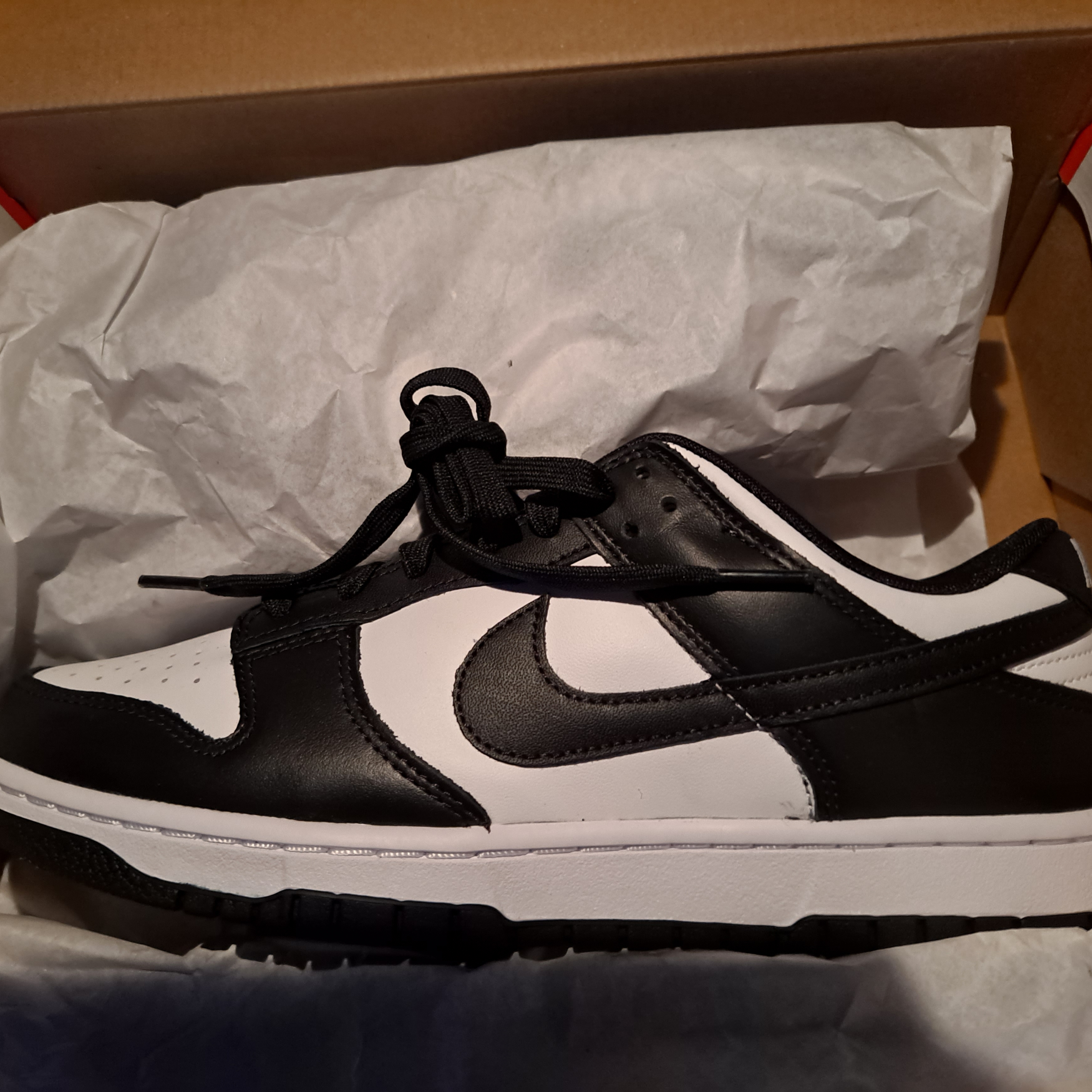 Nike Dunk Low Retro Black 착용 스타일