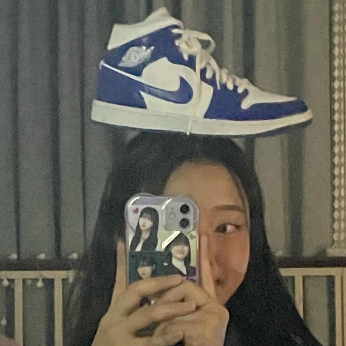 (W) Jordan 1 Mid White Hyper Royal 착용 스타일