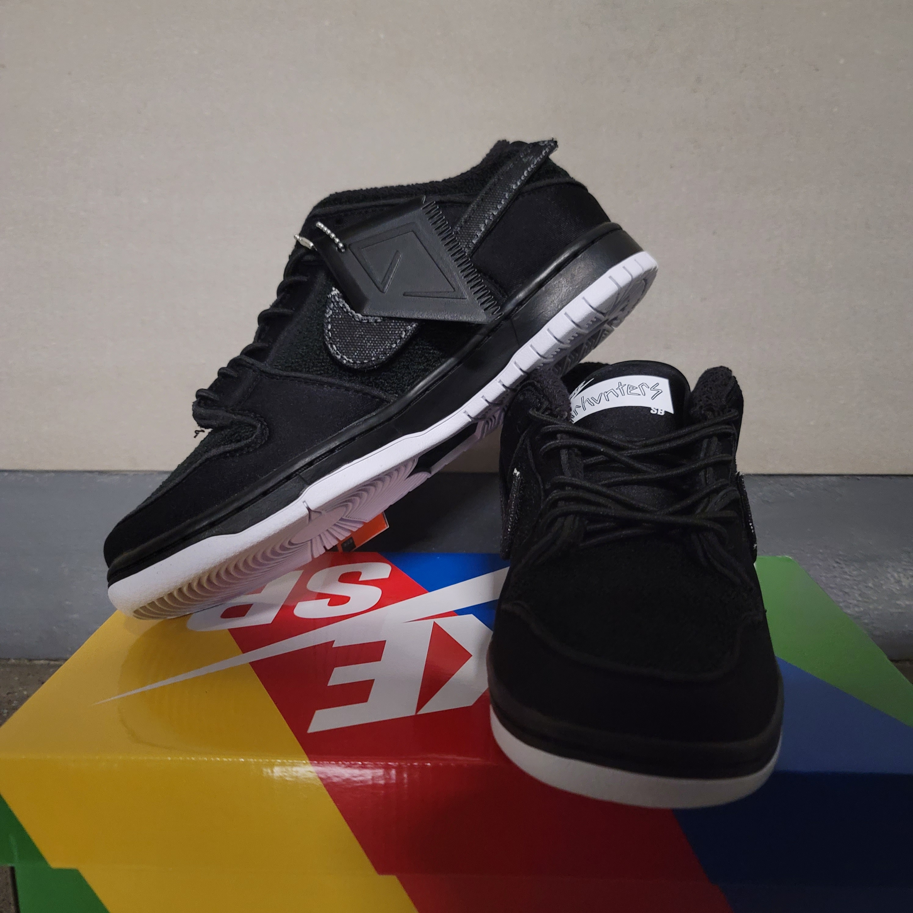 Nike x Gnarhunters SB Dunk Low Pro QS Black 착용 스타일 - 2