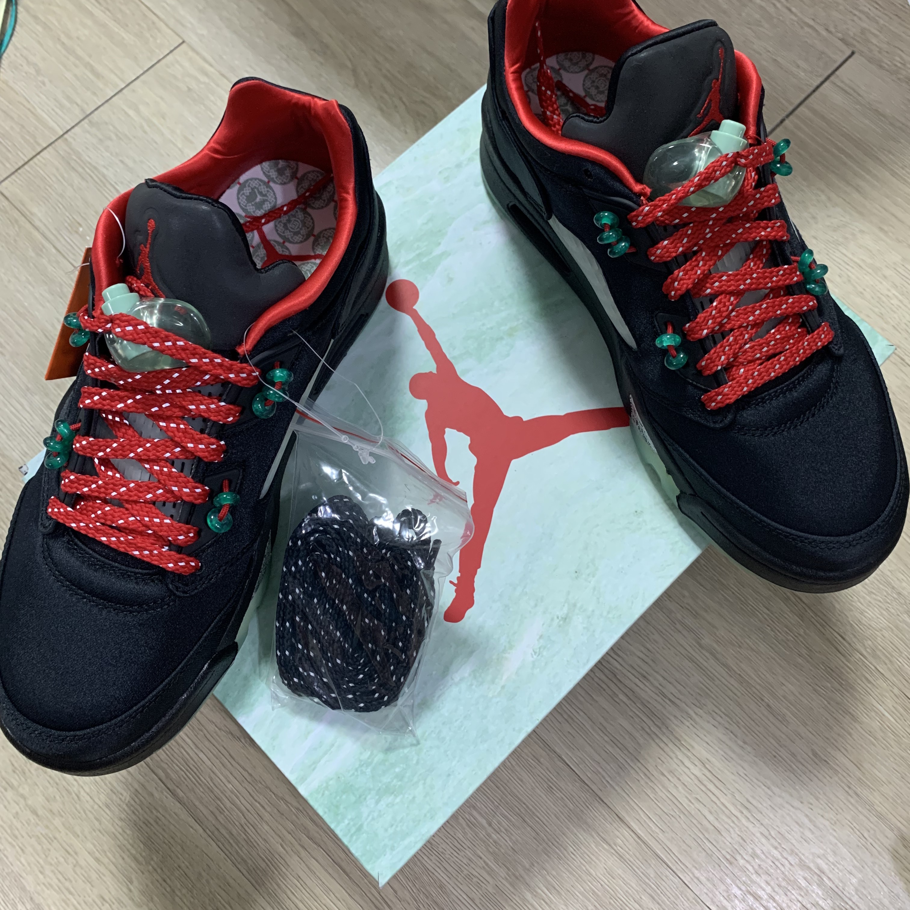Jordan 5 x Clot Retro Low SP Anthracite 착용 스타일 - 4
