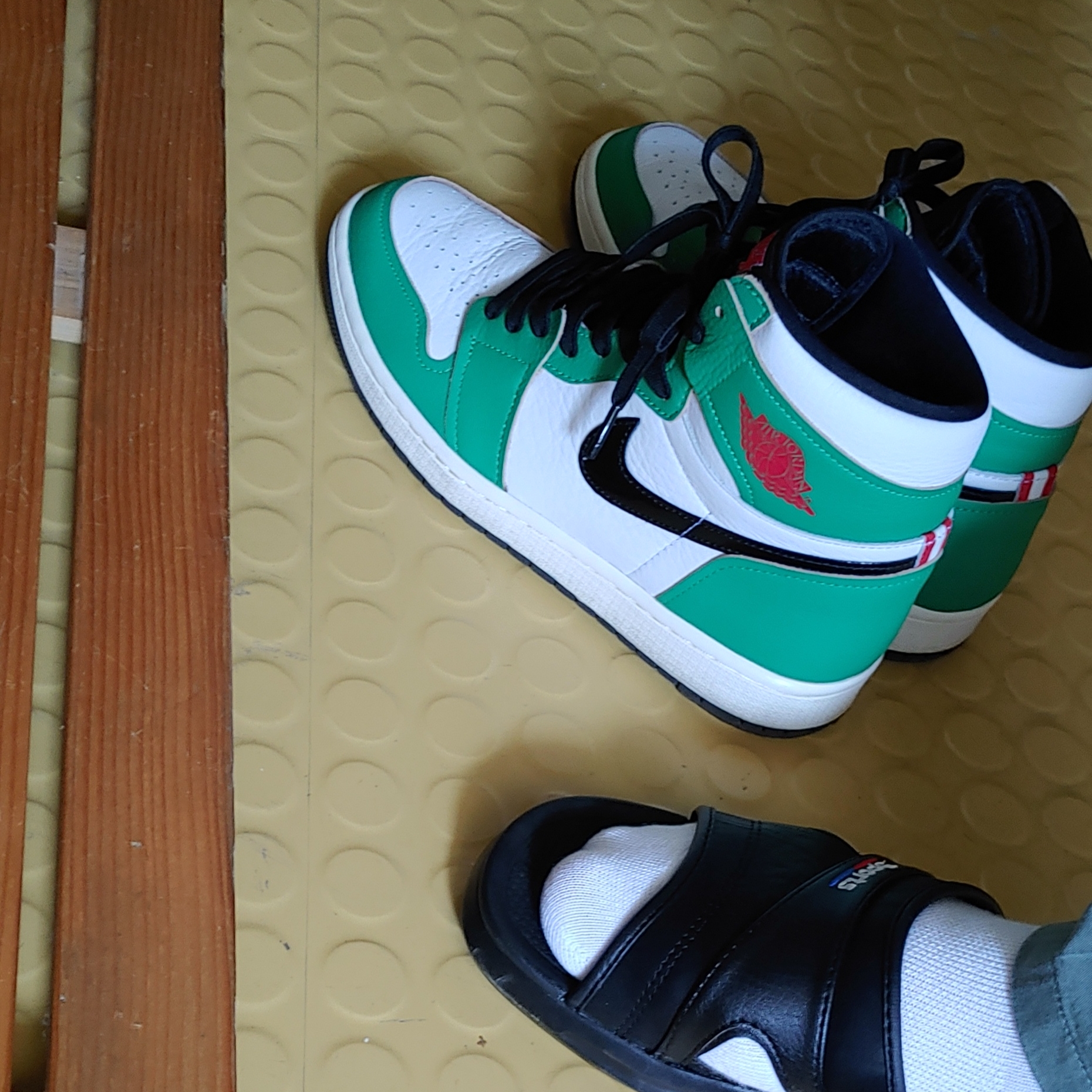 (W) Jordan 1 Retro High OG Lucky Green 착용 스타일