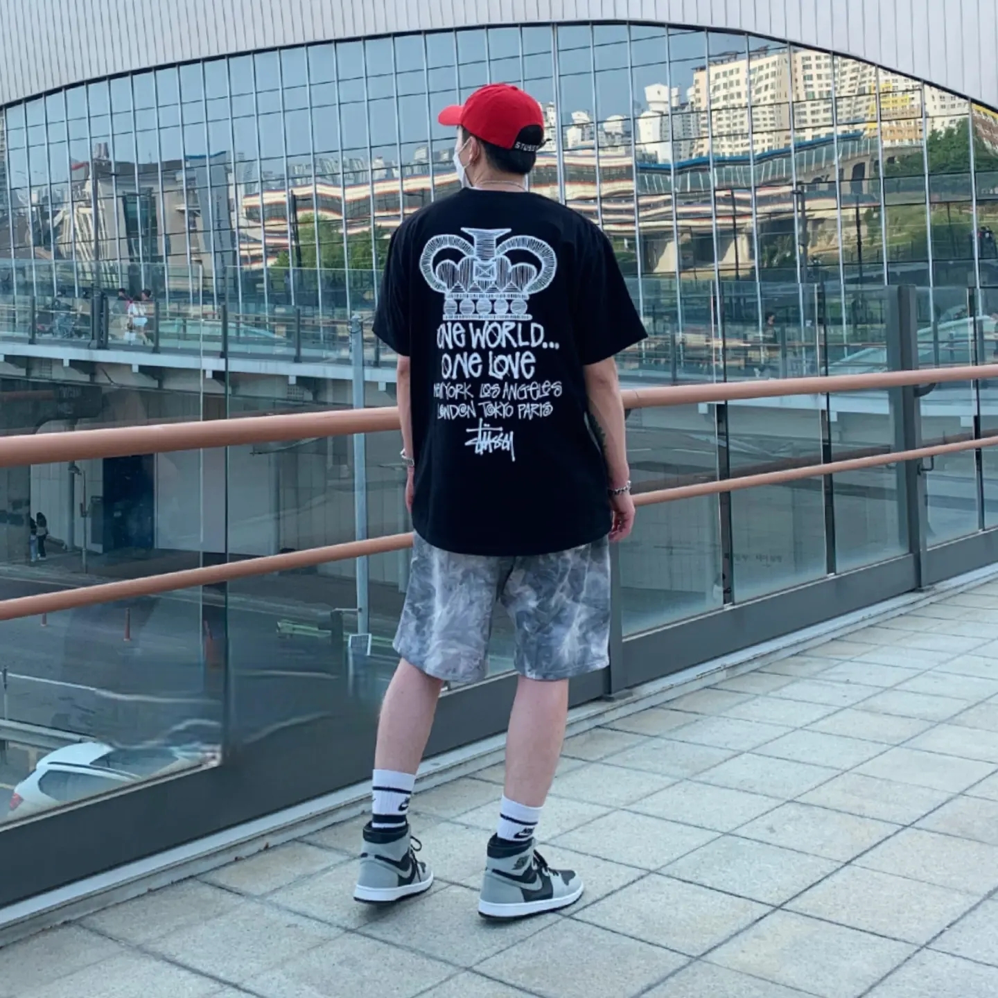 Stussy One World T-Shirt Black, Jordan 1 Retro High OG Shadow 2.0 착용 스타일 - 2