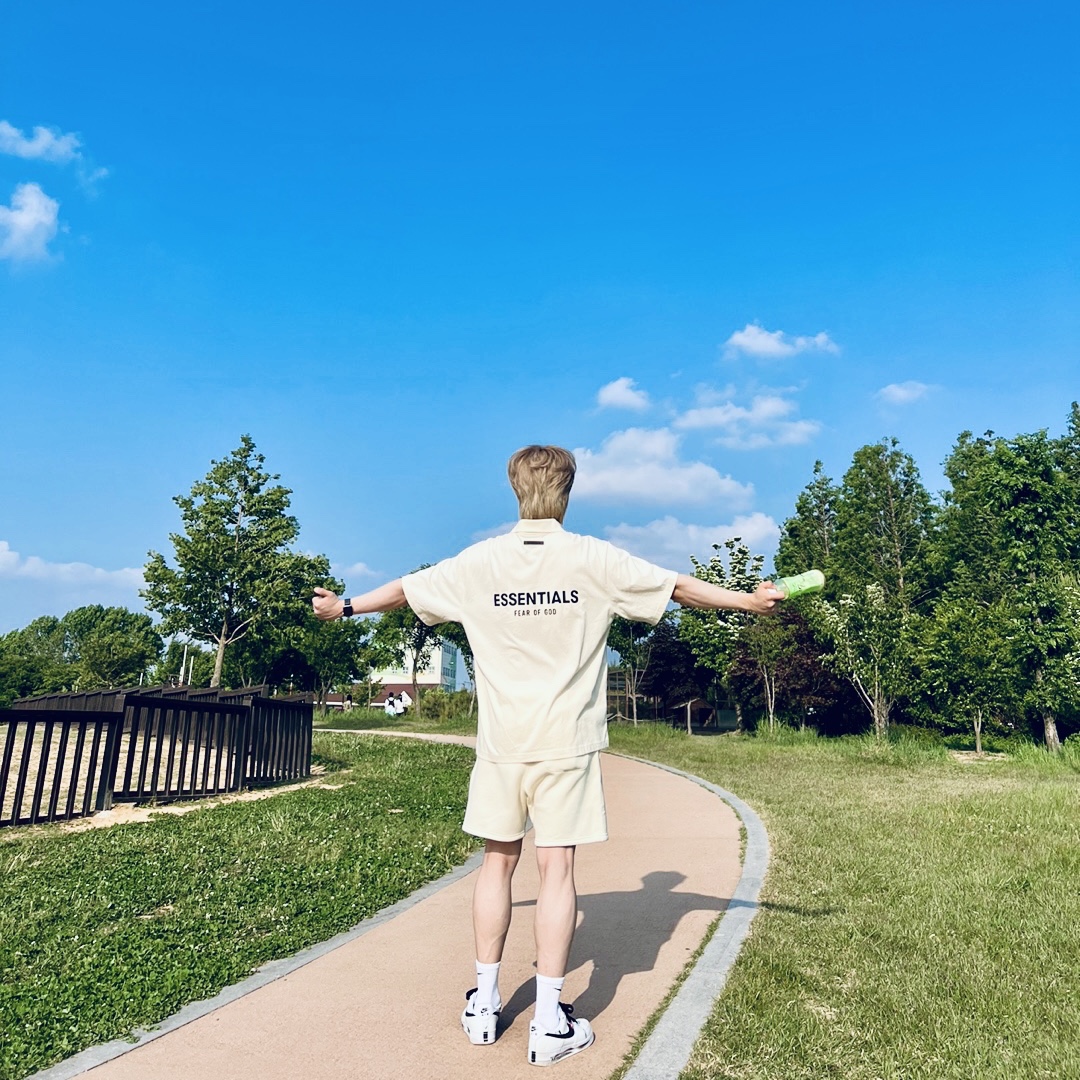 Essentials Sweatshorts Cream - 21SS, Essentials Short Sleeve Polo Cream - 21SS 착용 스타일 - 2