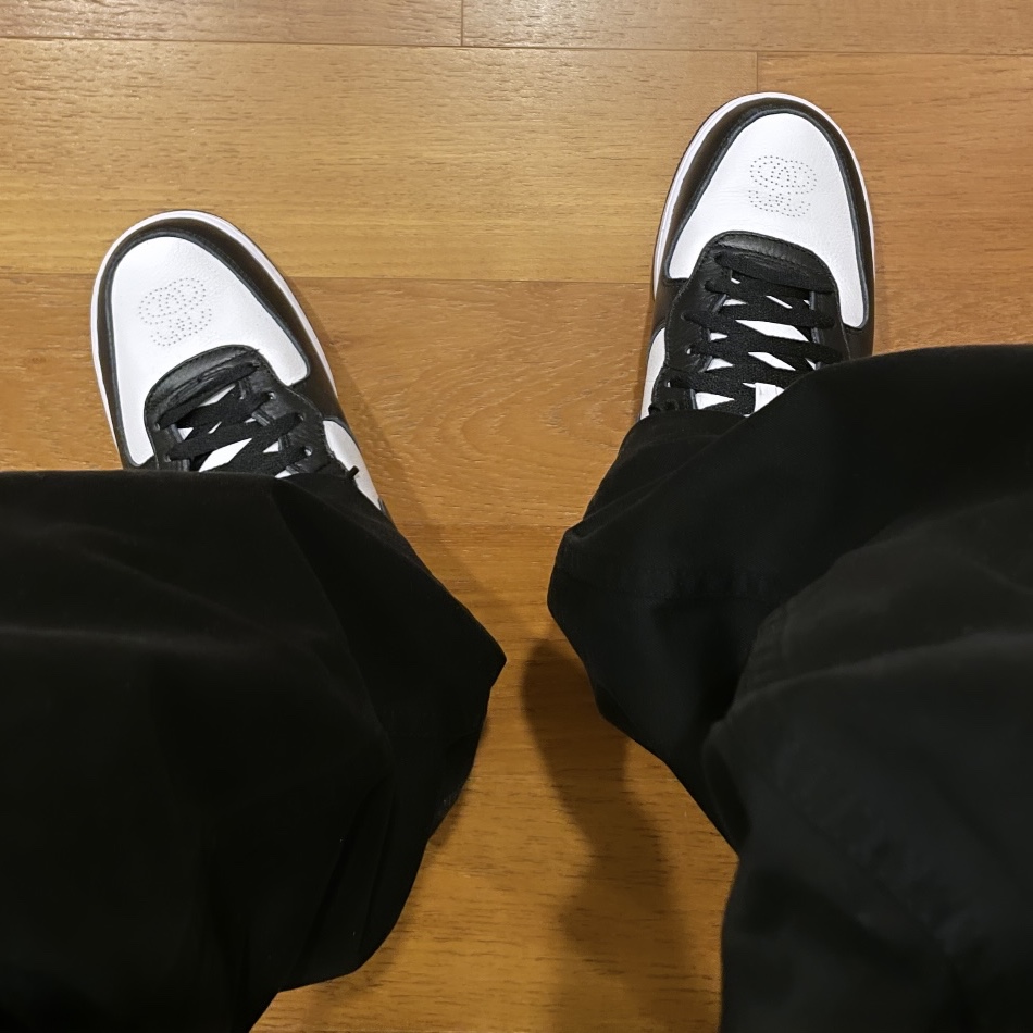 Nike x Stussy Air Force 1 '07 Mid SP Black and Light Bone, Nike x Stussy WT T-Shirt White - US/EU 착용 스타일 - 1