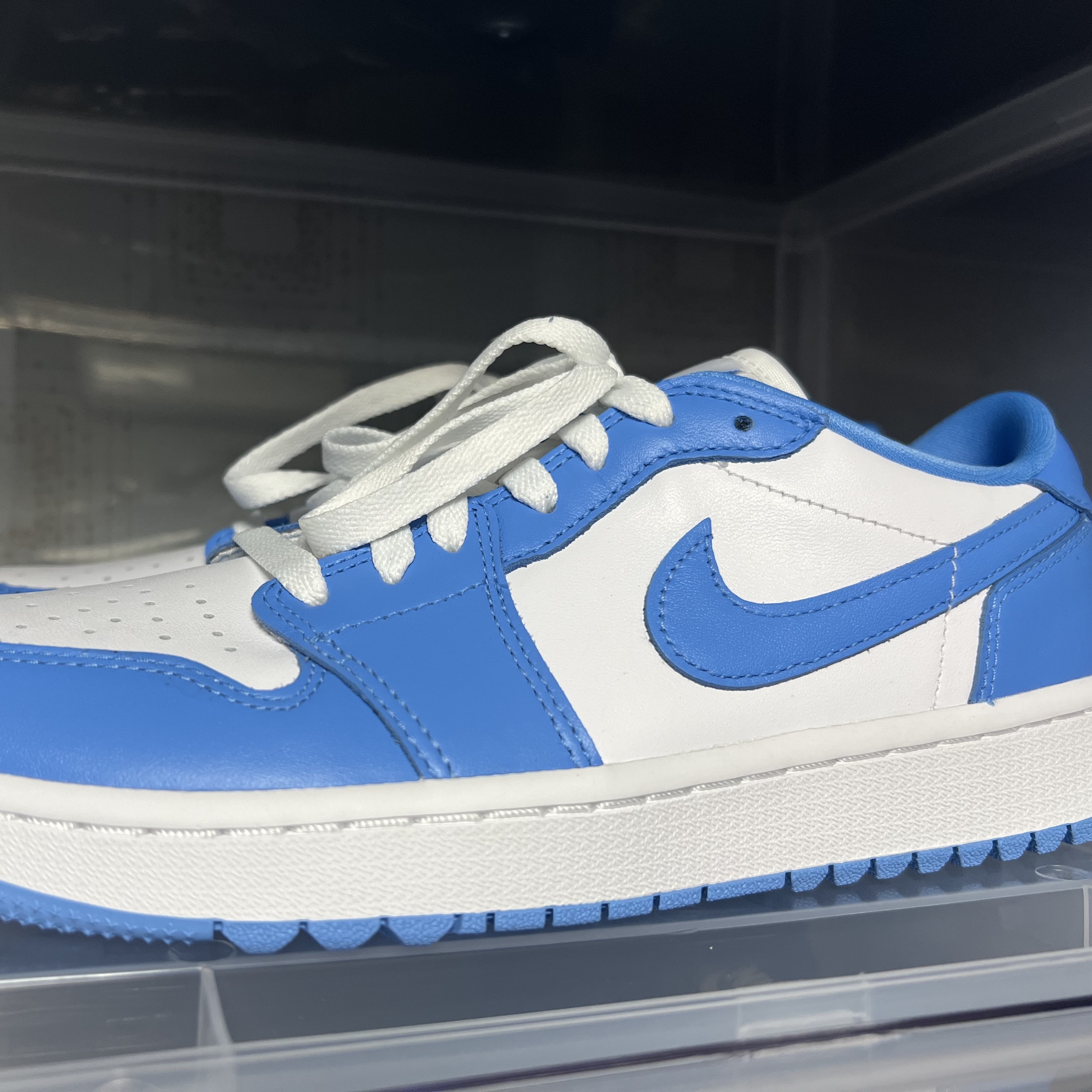 Jordan 1 Low Golf White and University Blue 착용 스타일 - 4