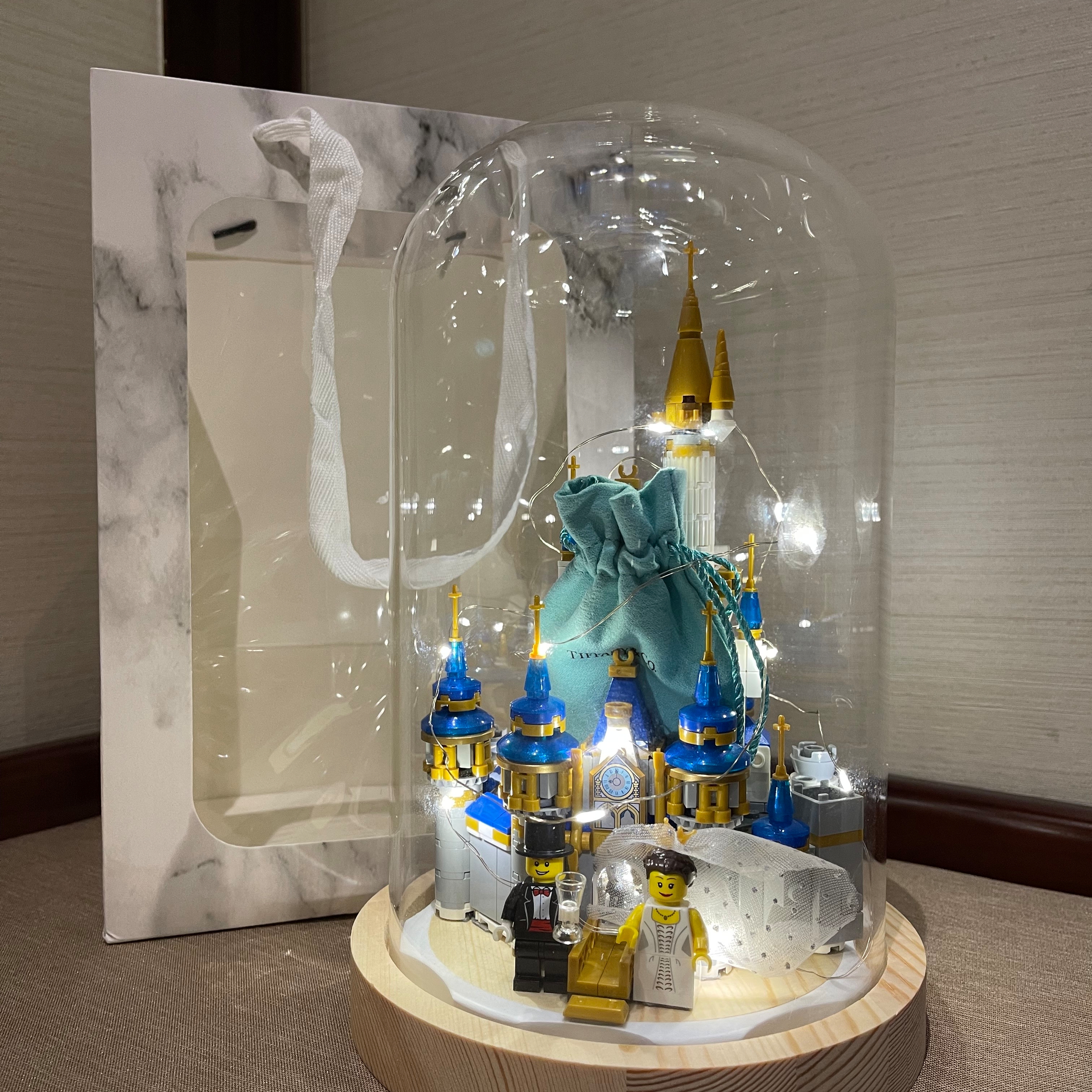 Lego Mini Disney Castle, Nike x Diamond Supply Co. SB Dunk Low Tiffany 착용 스타일