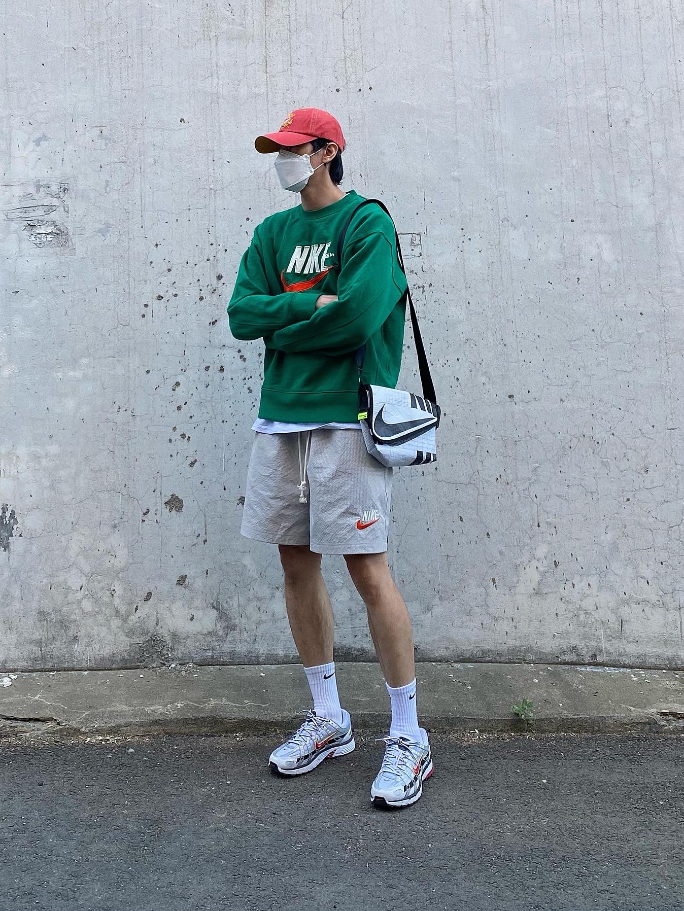 (W) Nike P-6000 Metallic Silver Red 착용 스타일 - 4