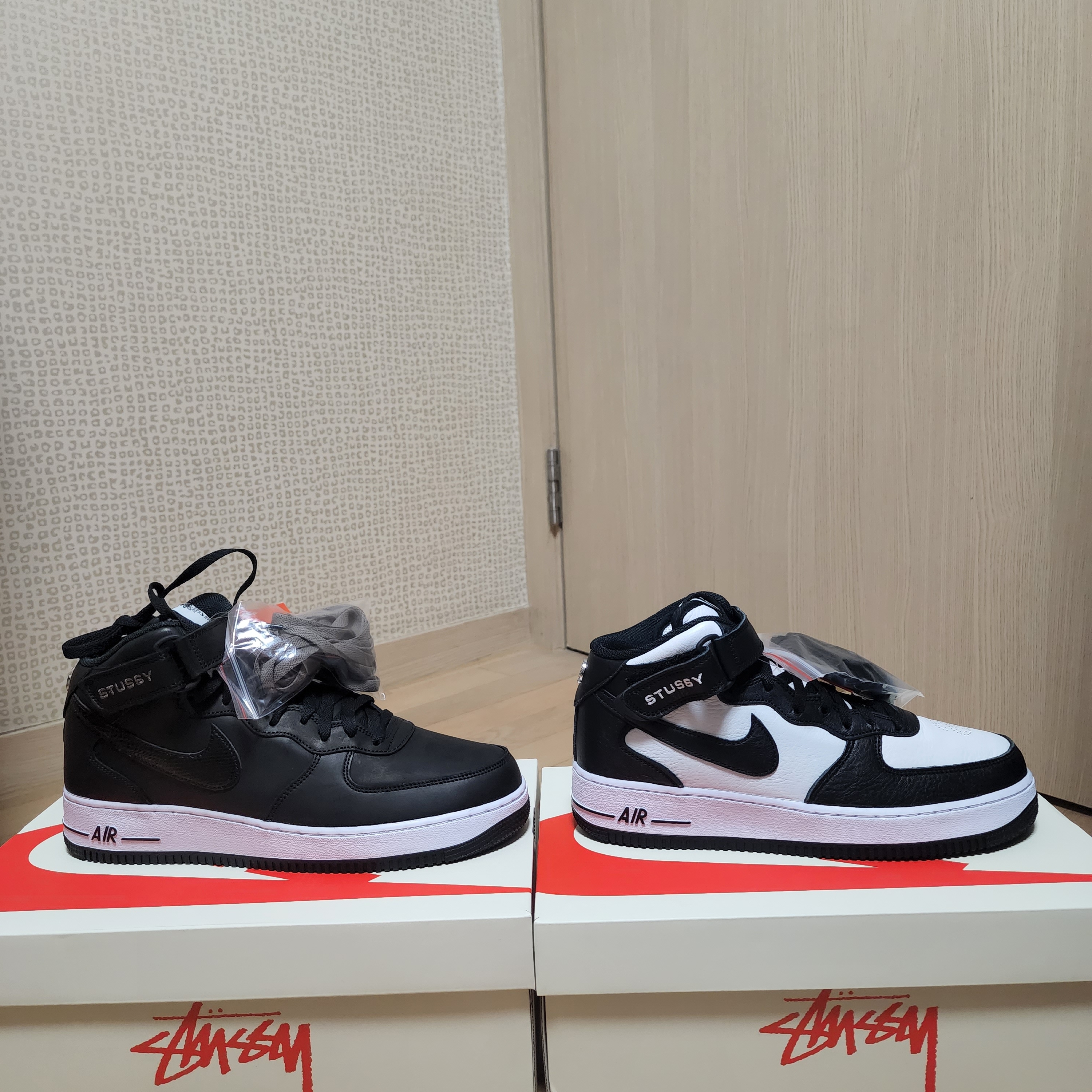 Nike x Stussy Air Force 1 '07 Mid SP Black and Light Bone, Nike x Stussy Air Force 1 '07 Mid SP Black 착용 스타일