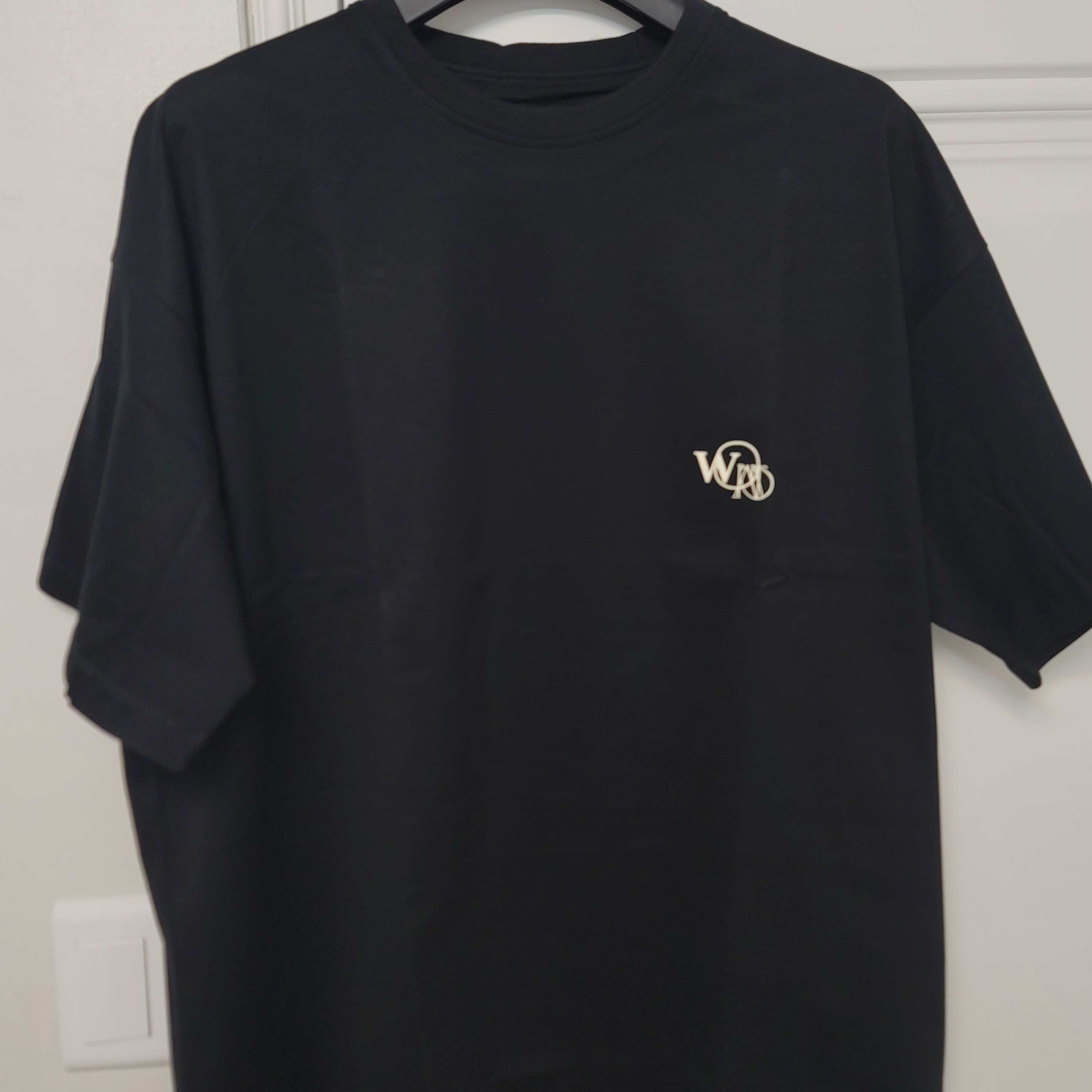 Wooyoungmi Multi Flower T-Shirt Black - 22SS 착용 스타일 - 2