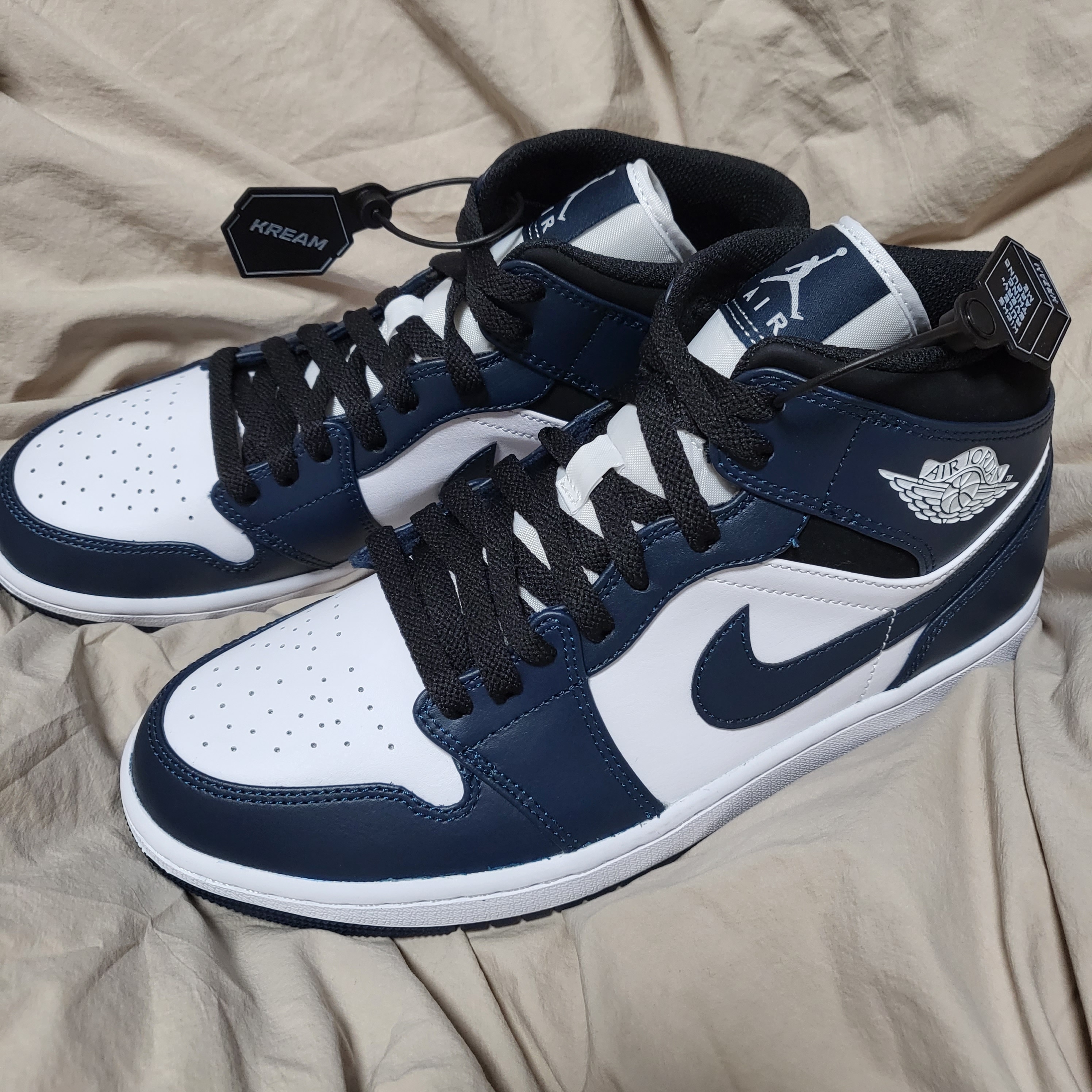 Jordan 1 Mid Dark Teal 착용 스타일 - 3