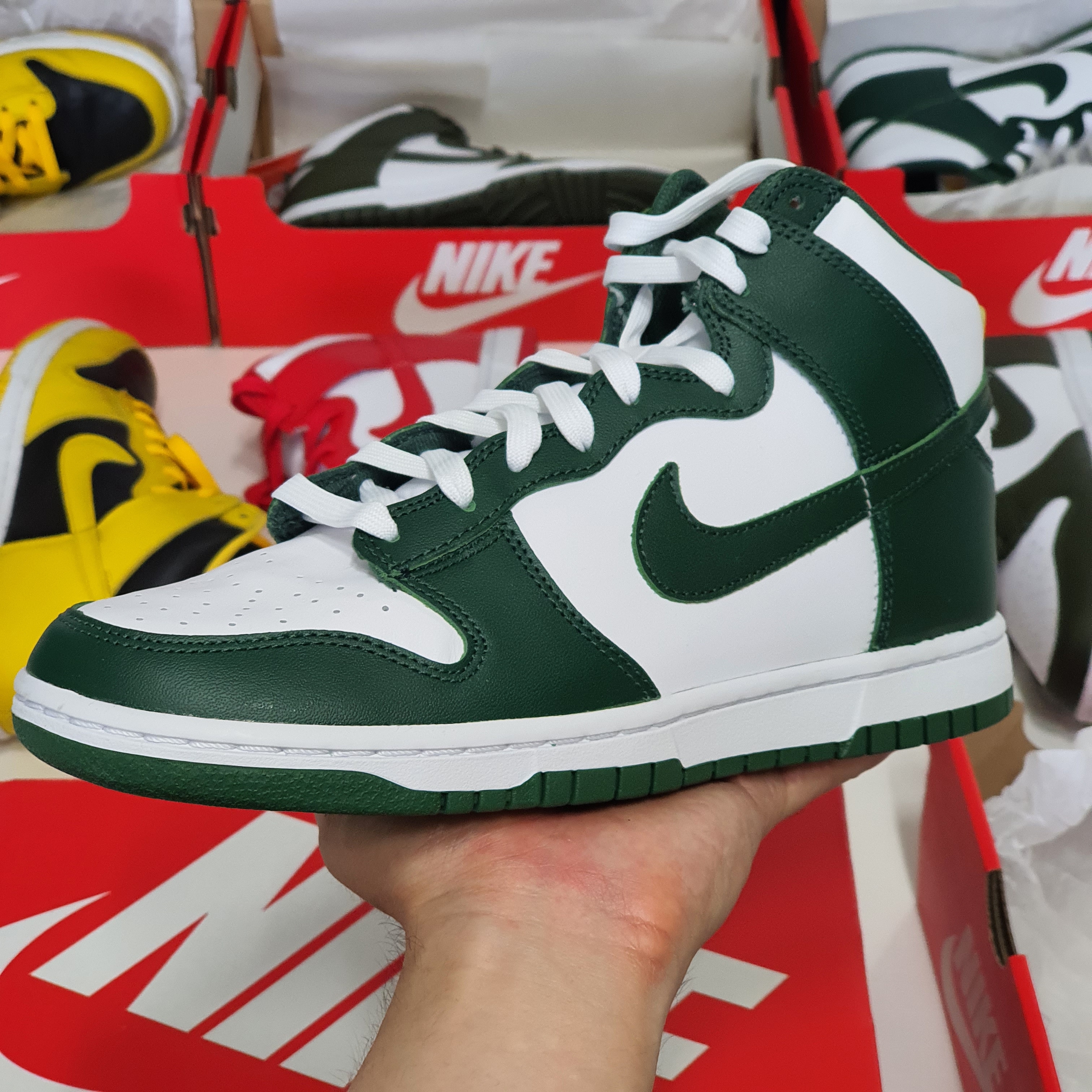 Nike Dunk High Retro Noble Green, Nike Dunk High Retro Championship Khaki 착용 스타일 - 4