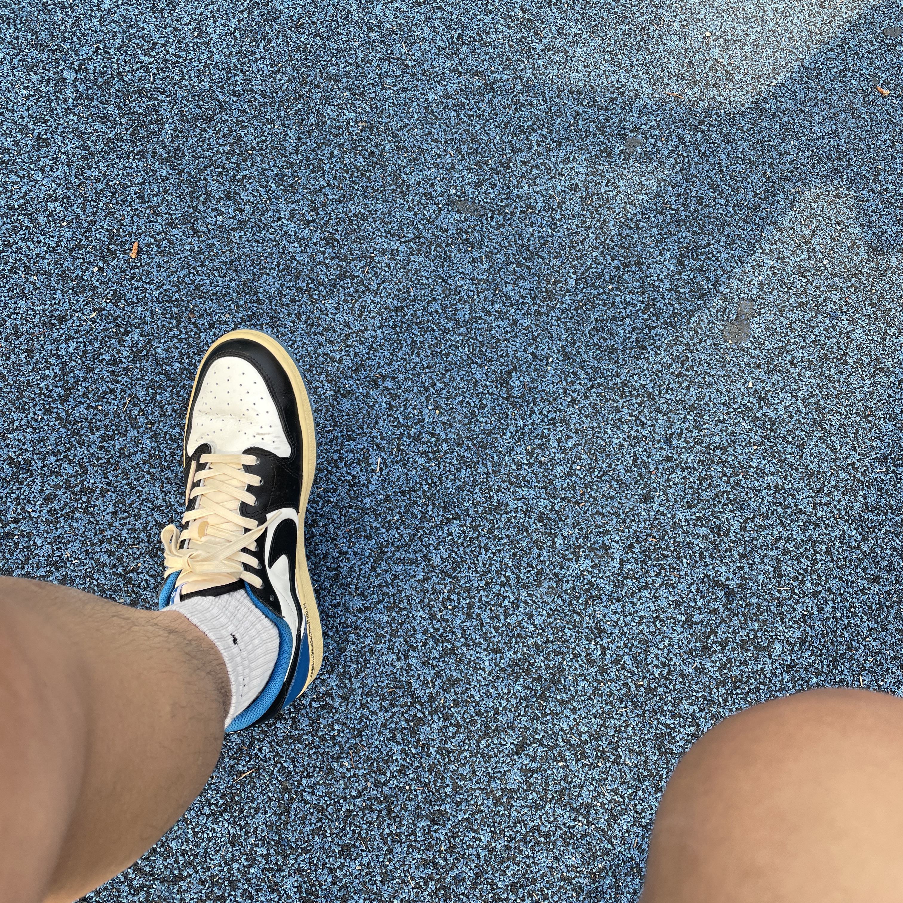 Jordan 1 x Travis Scott x Fragment Retro Low OG SP Military Blue 착용 스타일