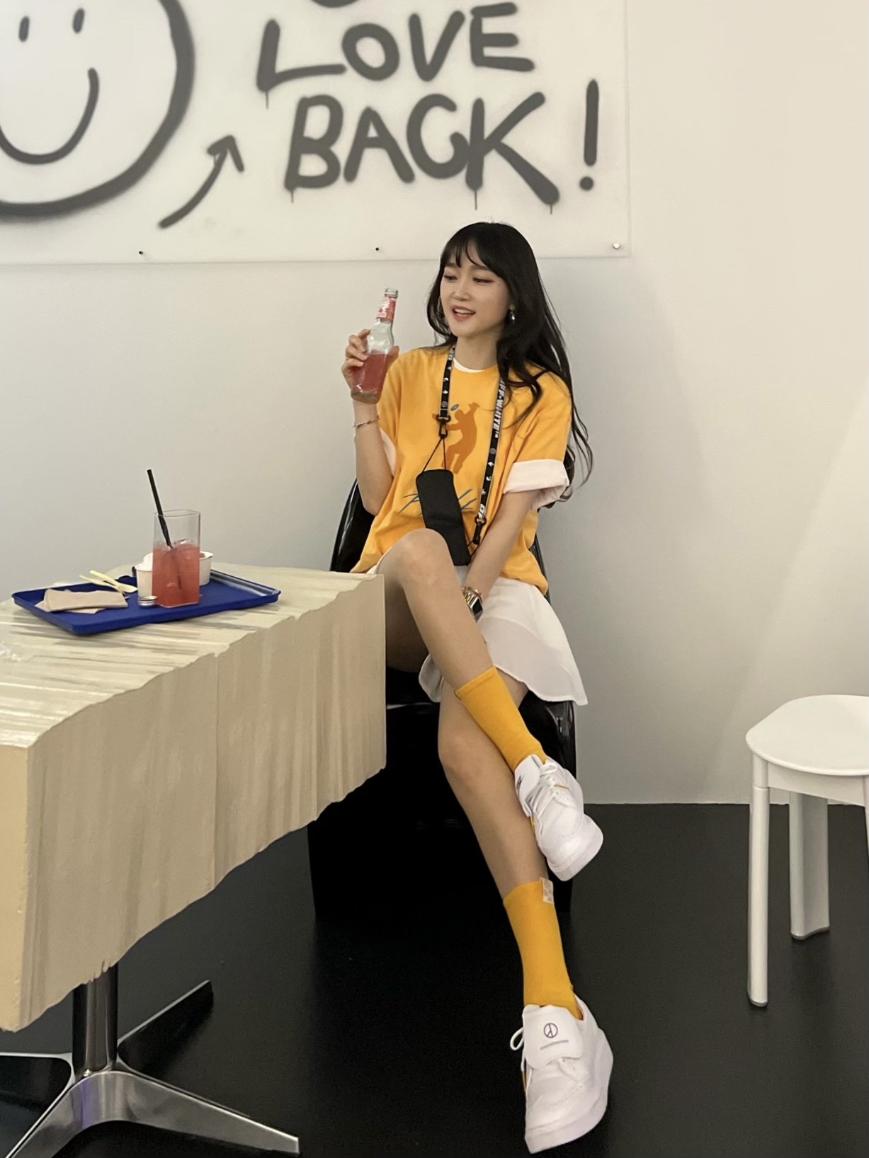 Nike x Peaceminusone Kwondo1 White, Jordan x Union Graphic T-Shirt Sport Gold - Asia 착용 스타일 - 2