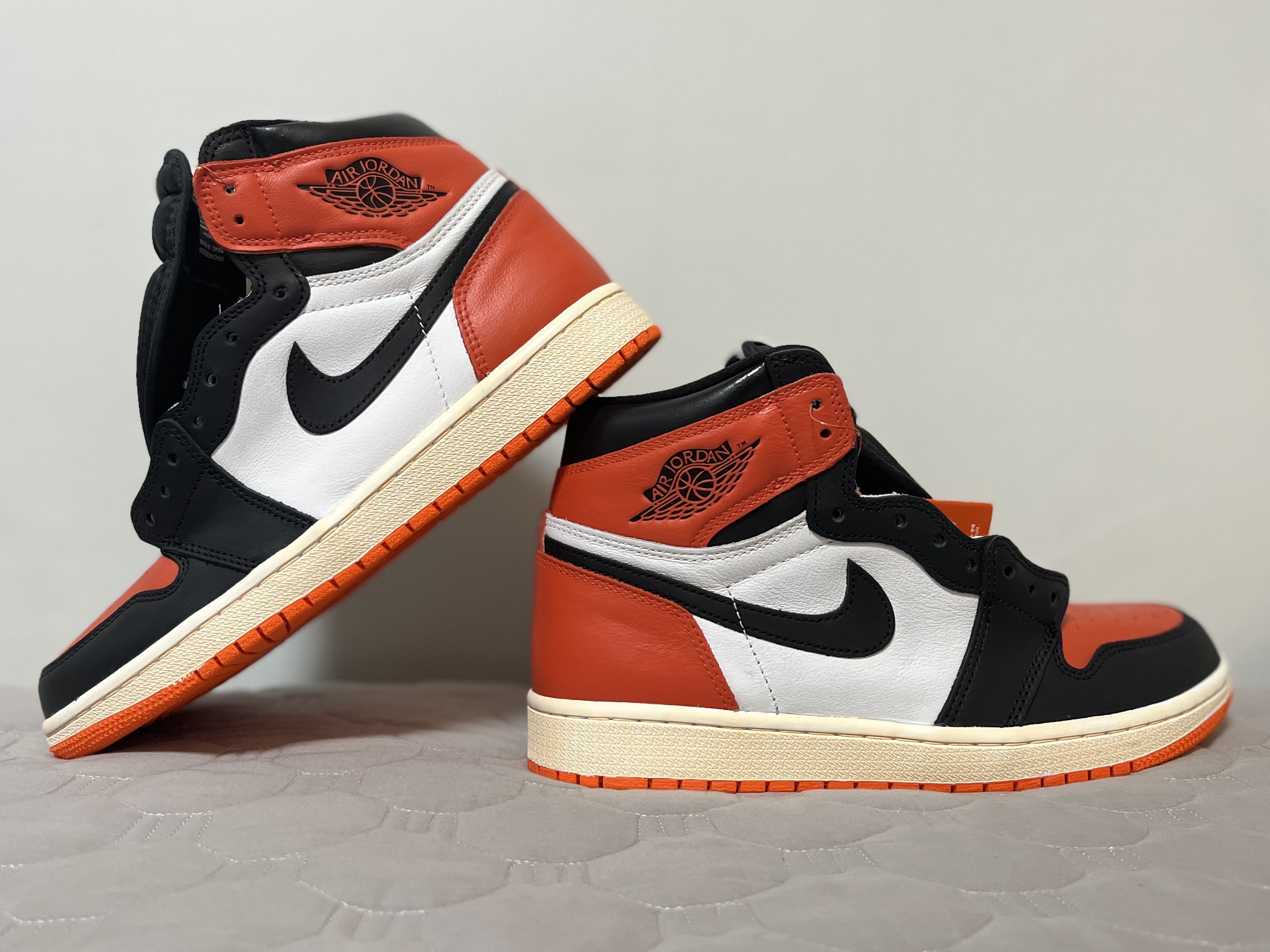Jordan 1 Retro High OG Electro Orange, (GS) Jordan 1 Retro High OG Electro Orange 착용 스타일 - 3