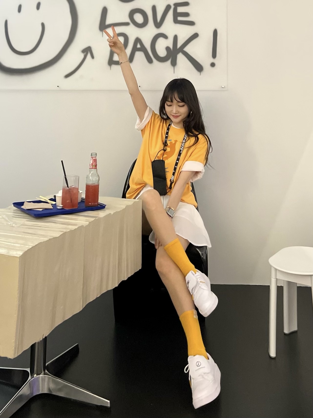 Nike x Peaceminusone Kwondo1 White, Jordan x Union Graphic T-Shirt Sport Gold - Asia 착용 스타일 - 1