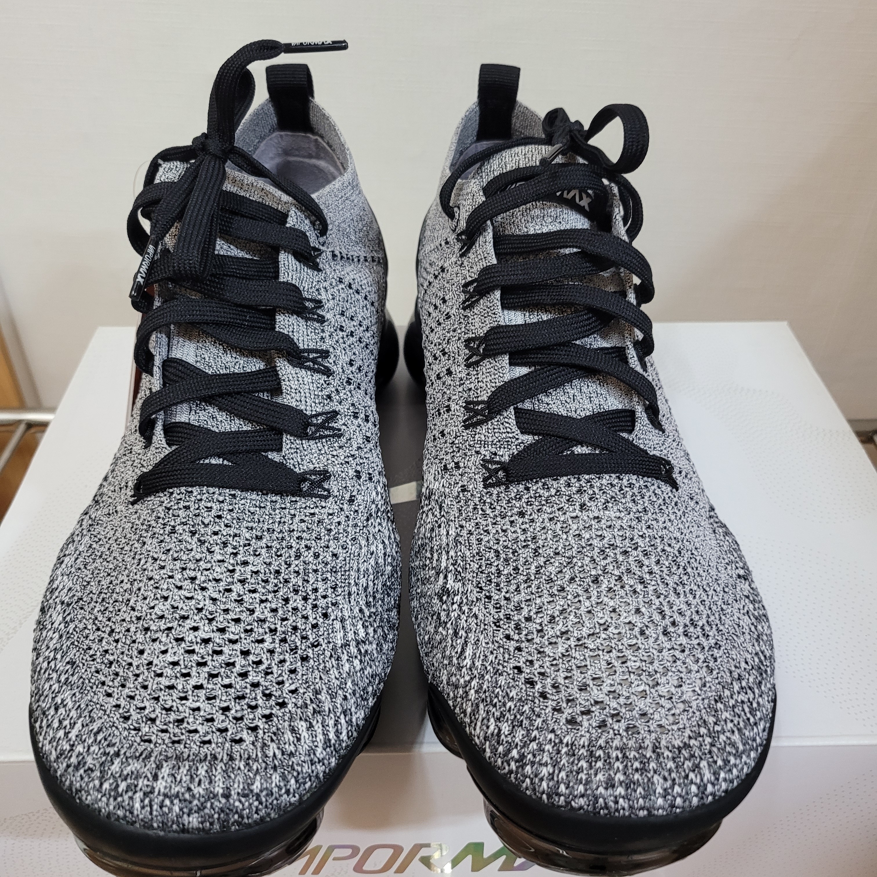 Nike Air VaporMax Flyknit Oreo 2.0 착용 스타일 - 2