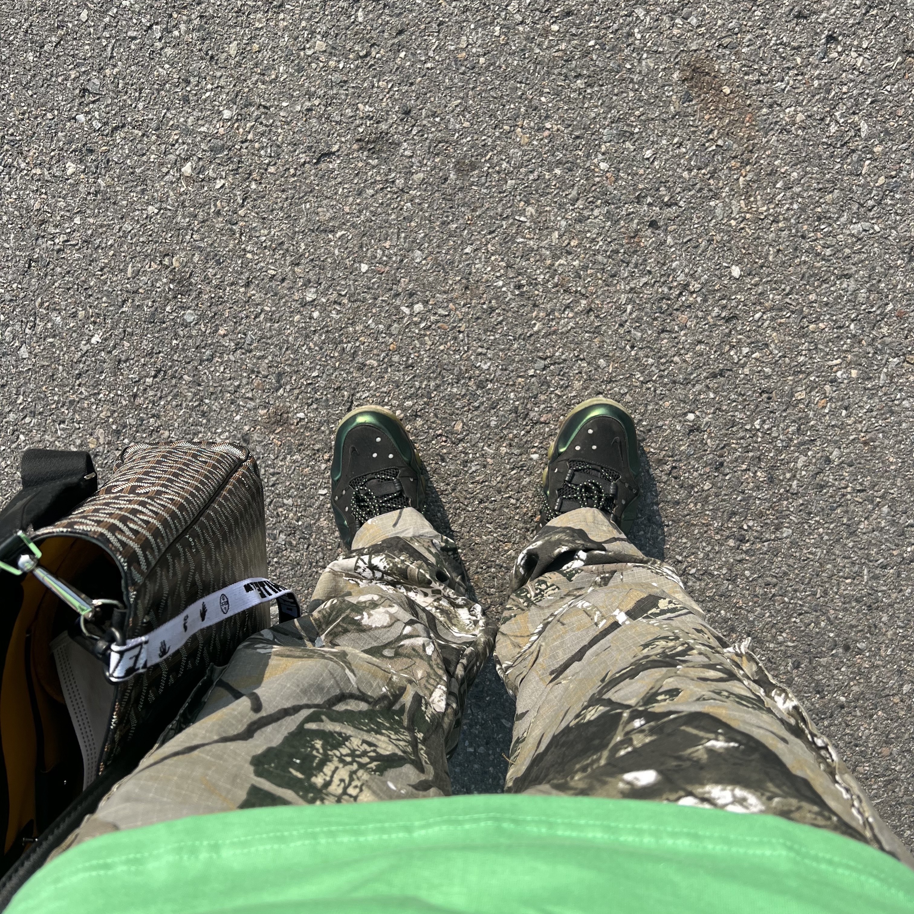 Nike Barkley Posite Max Gamma Green, Supreme Rick Rubin T-Shirt Green - 21FW 착용 스타일 - 1