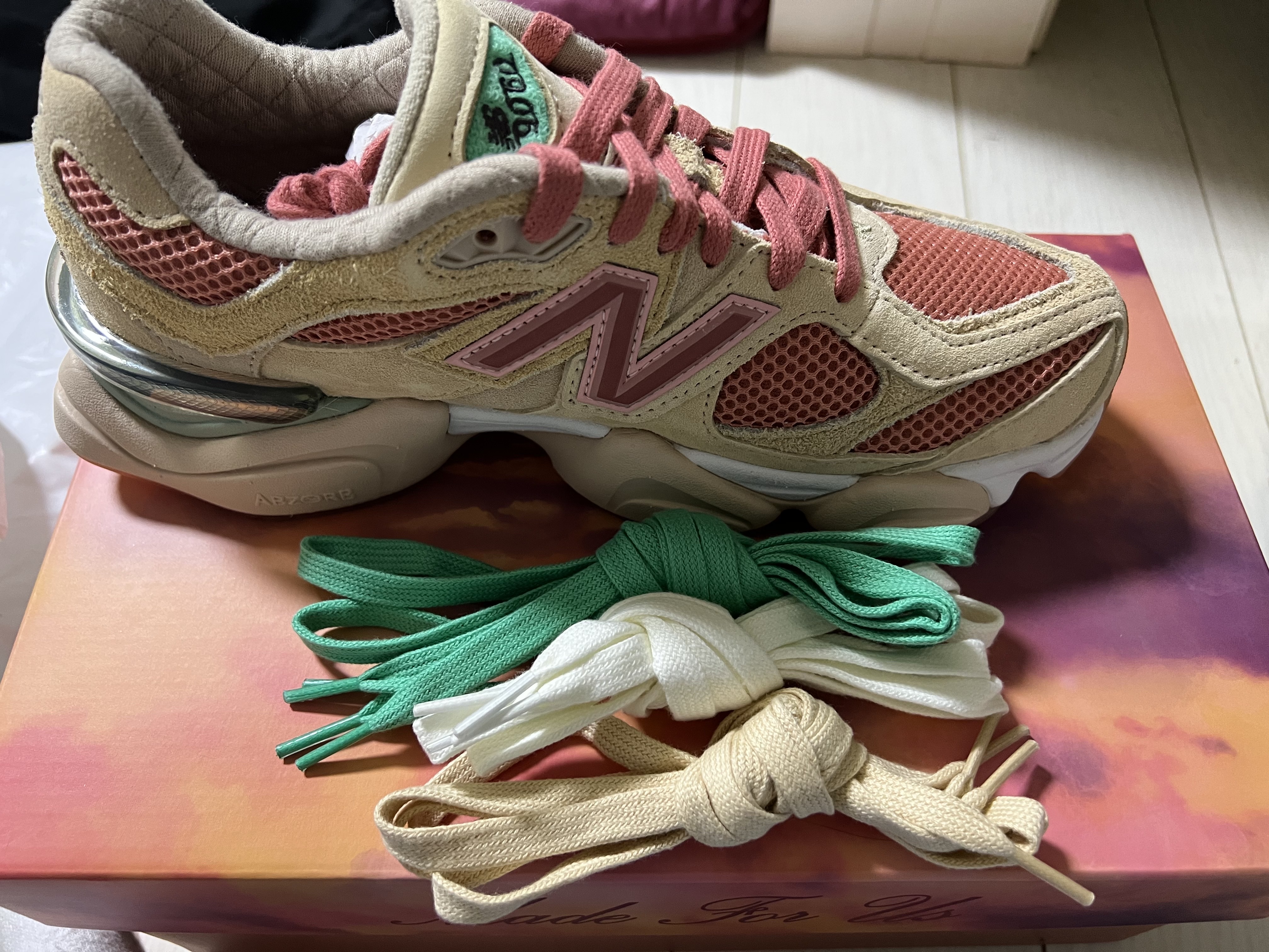 New Balance x Joe Freshgoods 9060 Inside Voices Penny Cookie Pink 착용 스타일