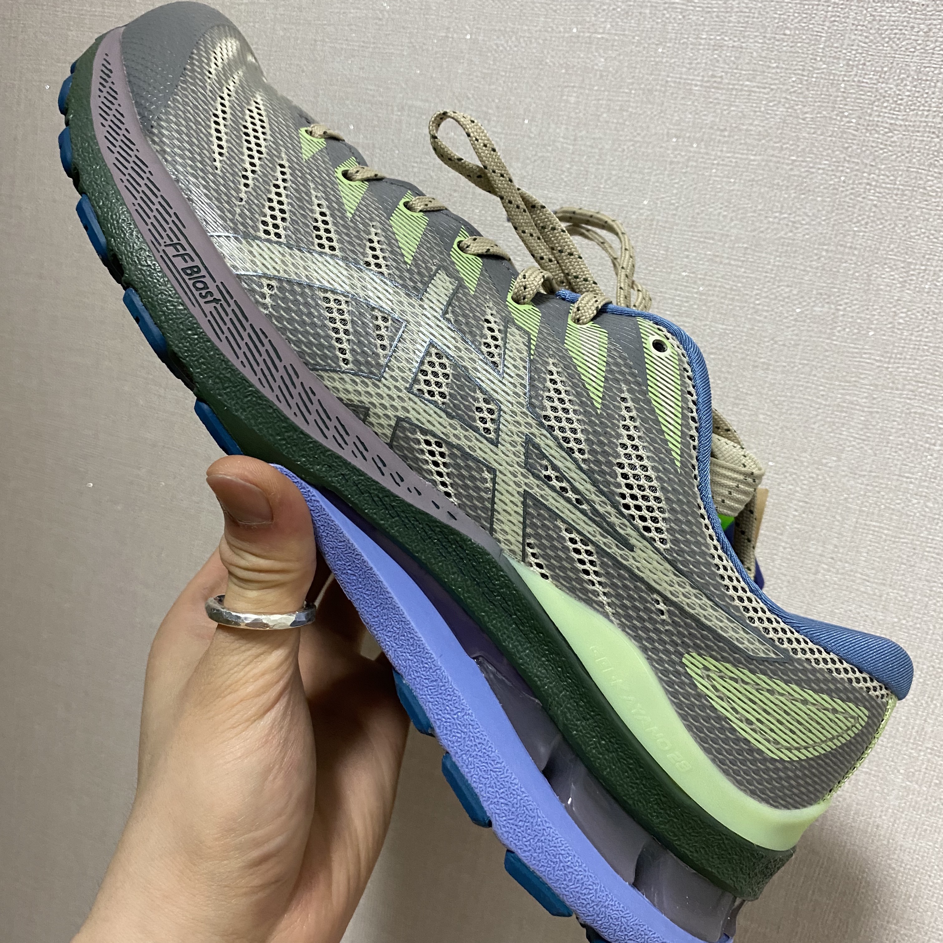 (W) Asics FN3-S Gel-Kayano 28 Gargoyle Fog 착용 스타일